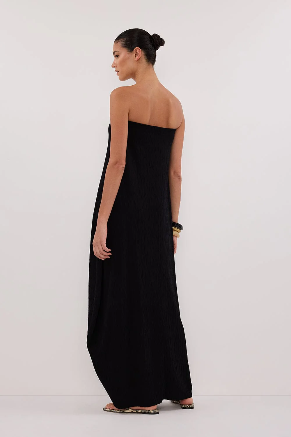 ALIAS BLACK TEXTURED KNIT STRAPLESS MIDI DRESS - Image 4