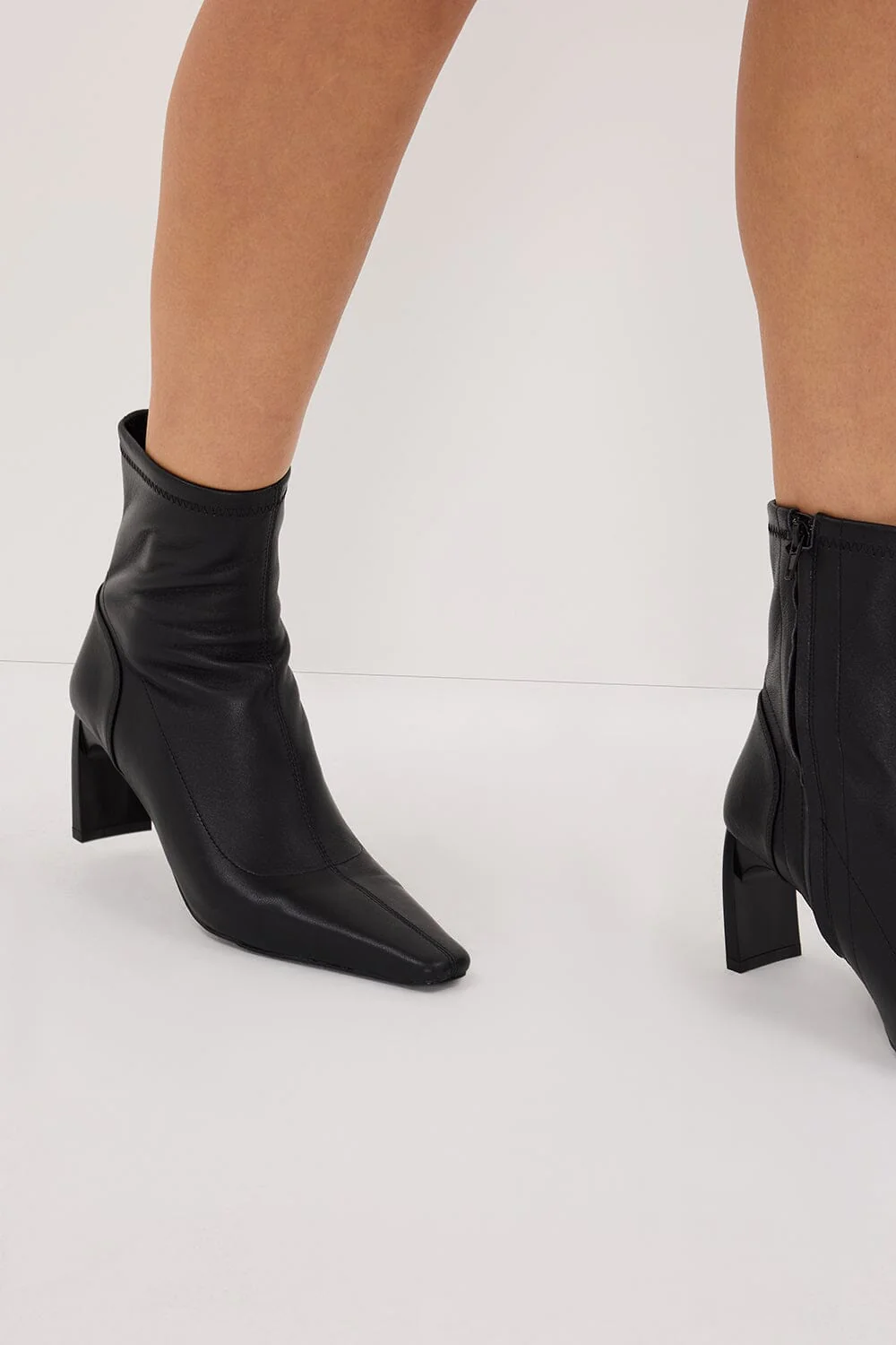 ALIAS MAE AKAI BLACK BOOT - Image 3