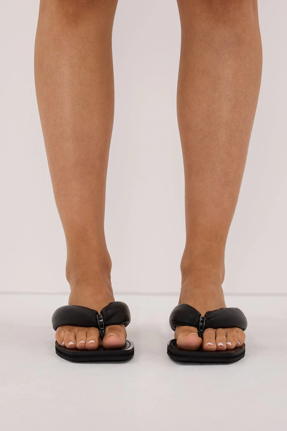 ALIAS MAE CHASE BLACK SANDAL - Image 3