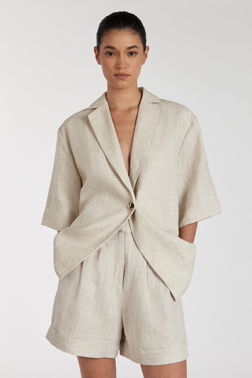 ALONDRA NATURAL LINEN SHORT - Image 3