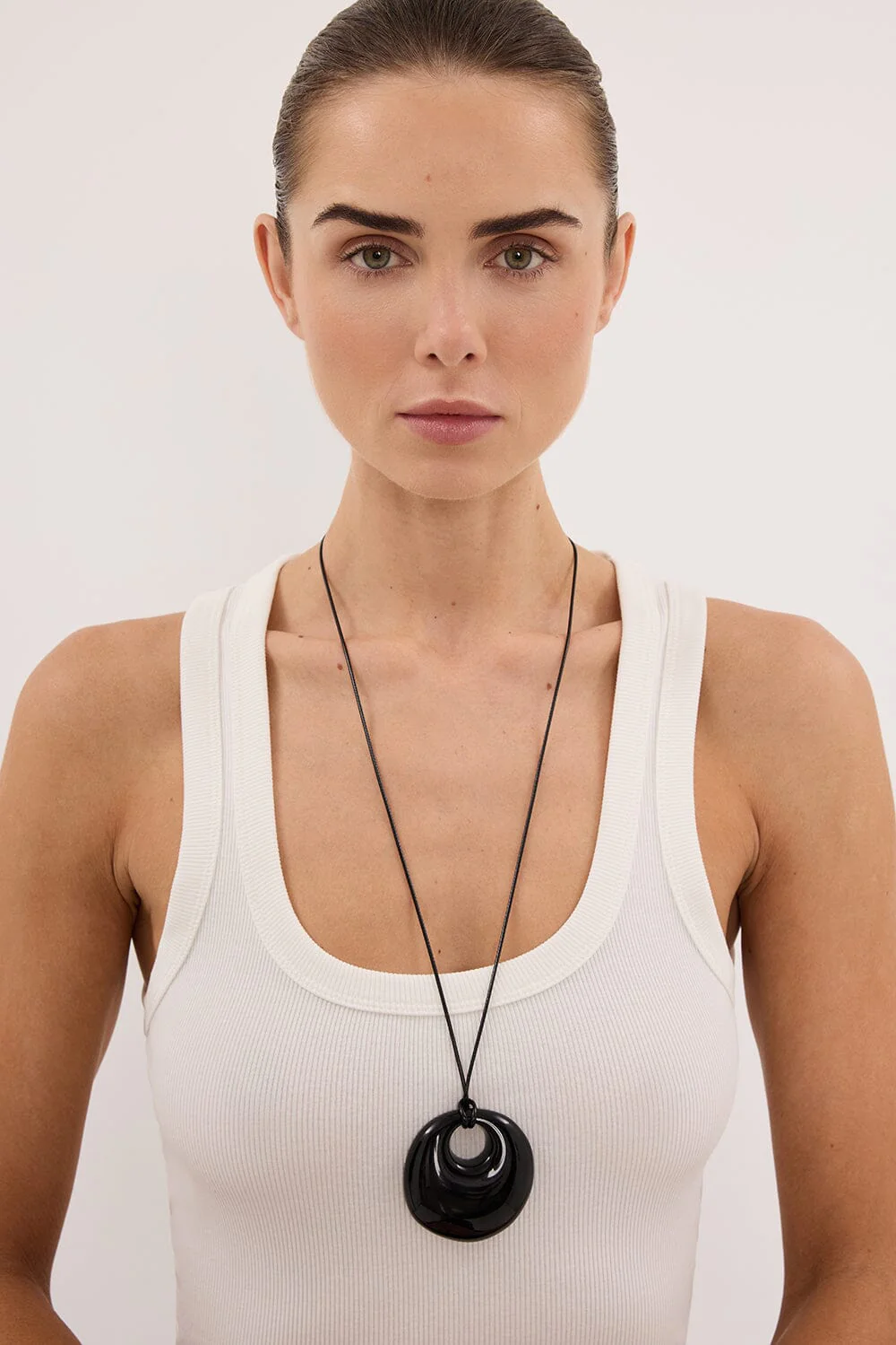 ANNA ROSSI RAINA PENDANT NECKLACE BLACK - Image 4
