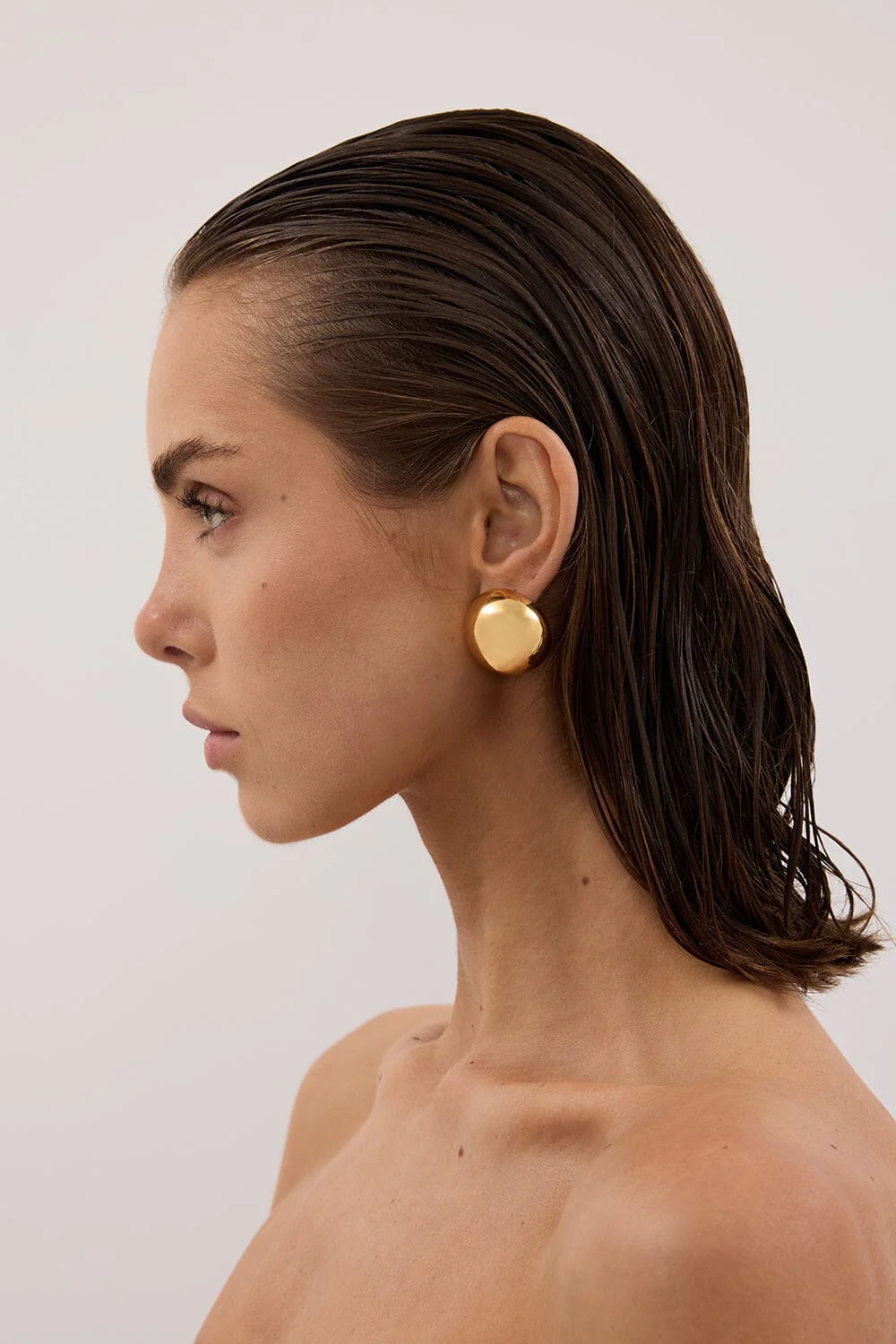 ANNA ROSSI DOMED GOLD EARRING - Image 3