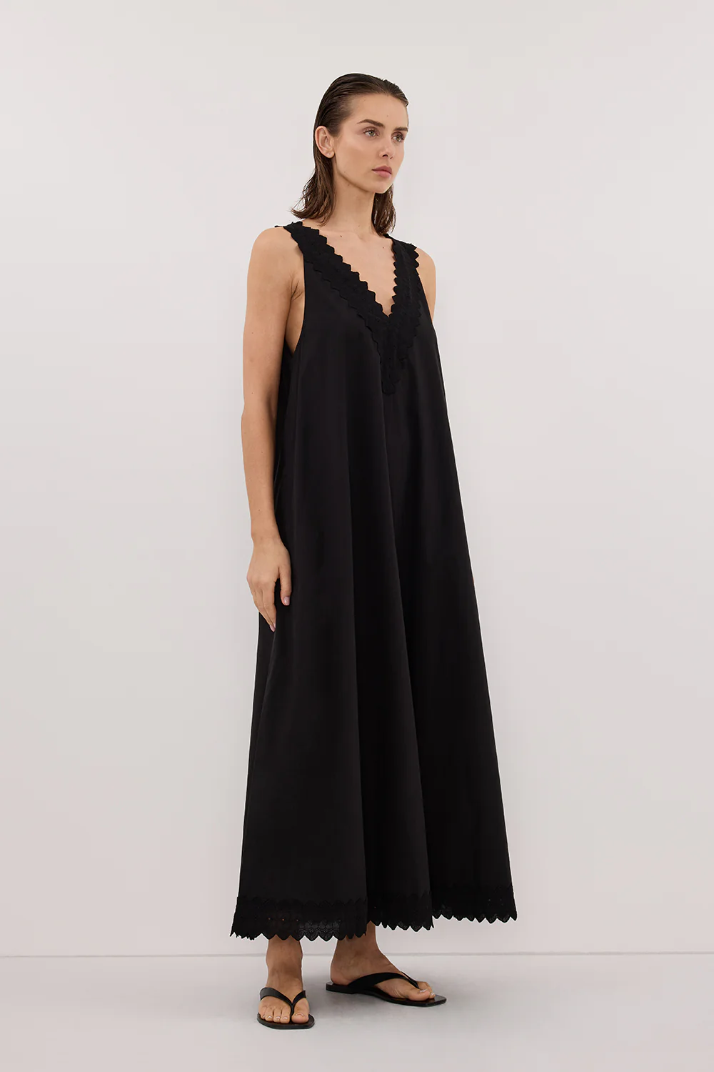 ANNABEL BLACK SLEEVELESS V NECK MIDI DRESS - Image 4