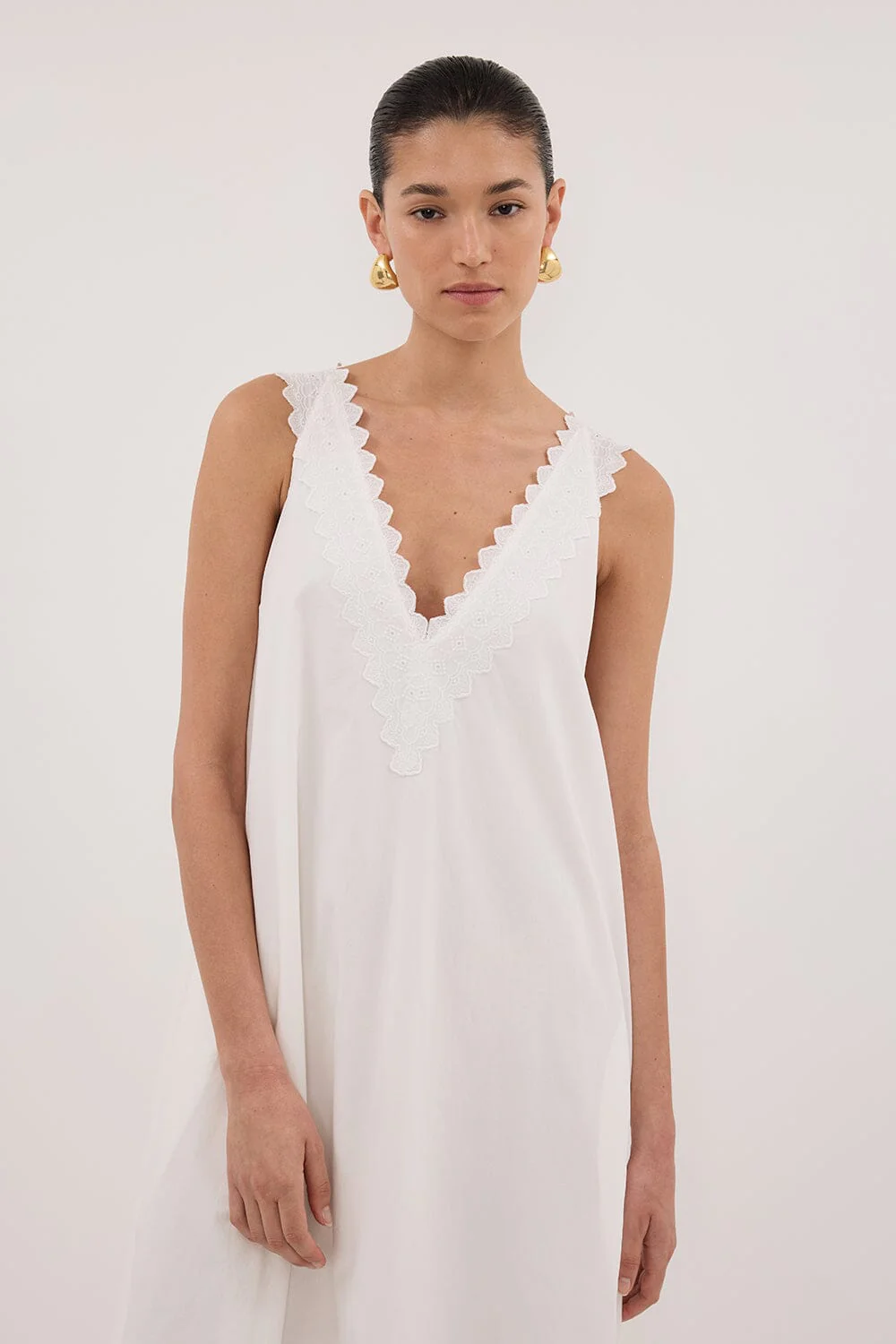 ANNABEL WHITE SLEEVELESS V NECK MIDI DRESS - Image 3