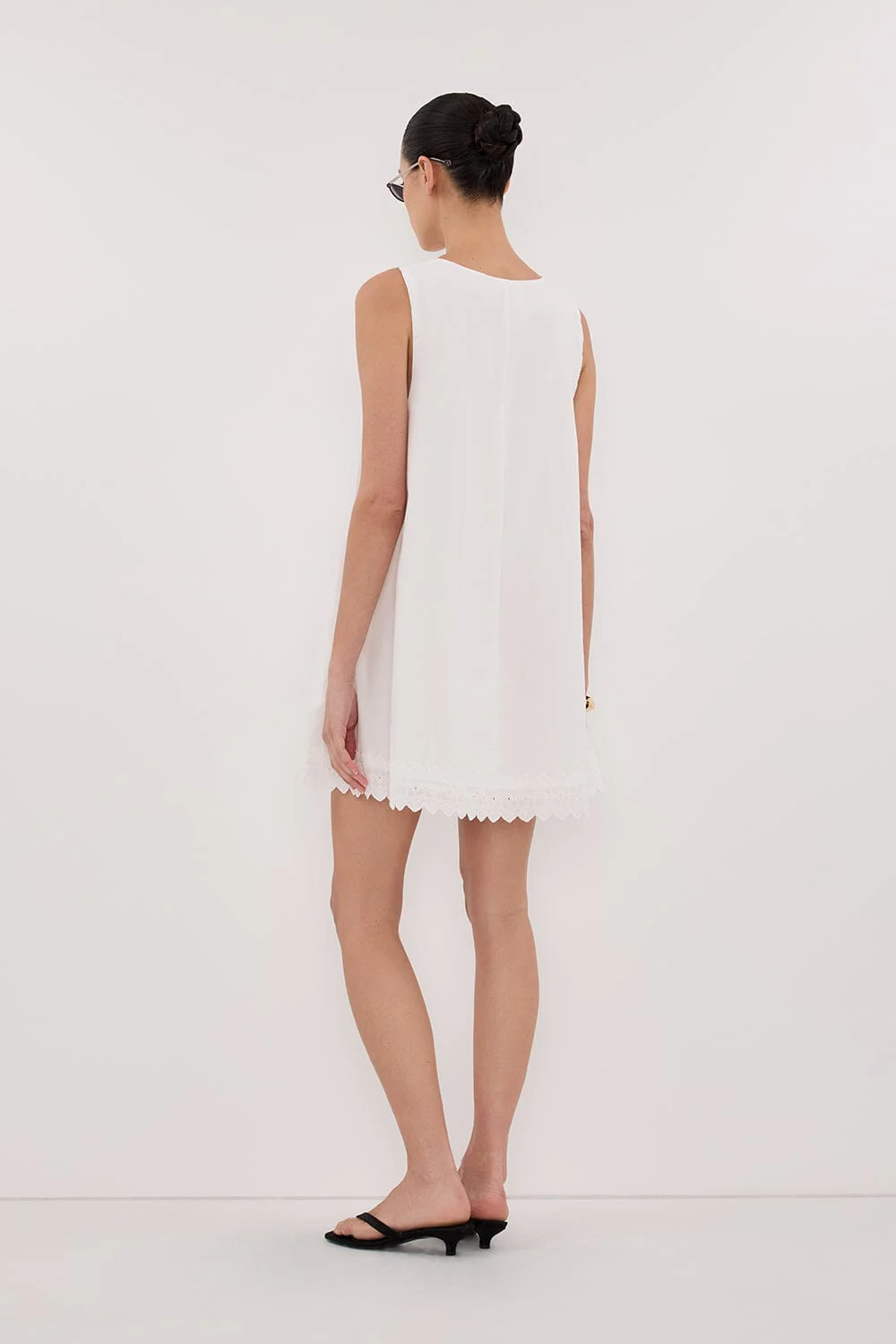 ANNABEL WHITE SLEEVELESS V NECK MINI DRESS - Image 5