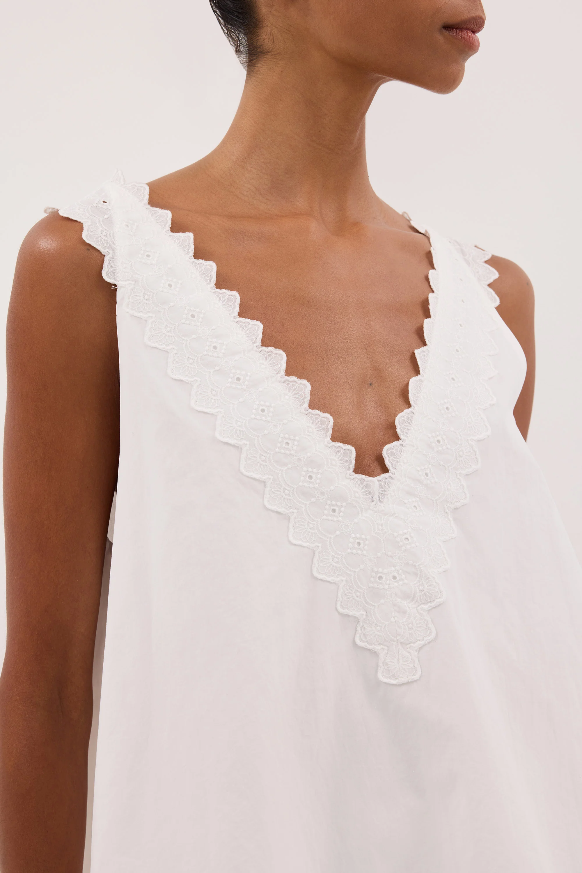 ANNABEL WHITE V NECK TOP - Image 6