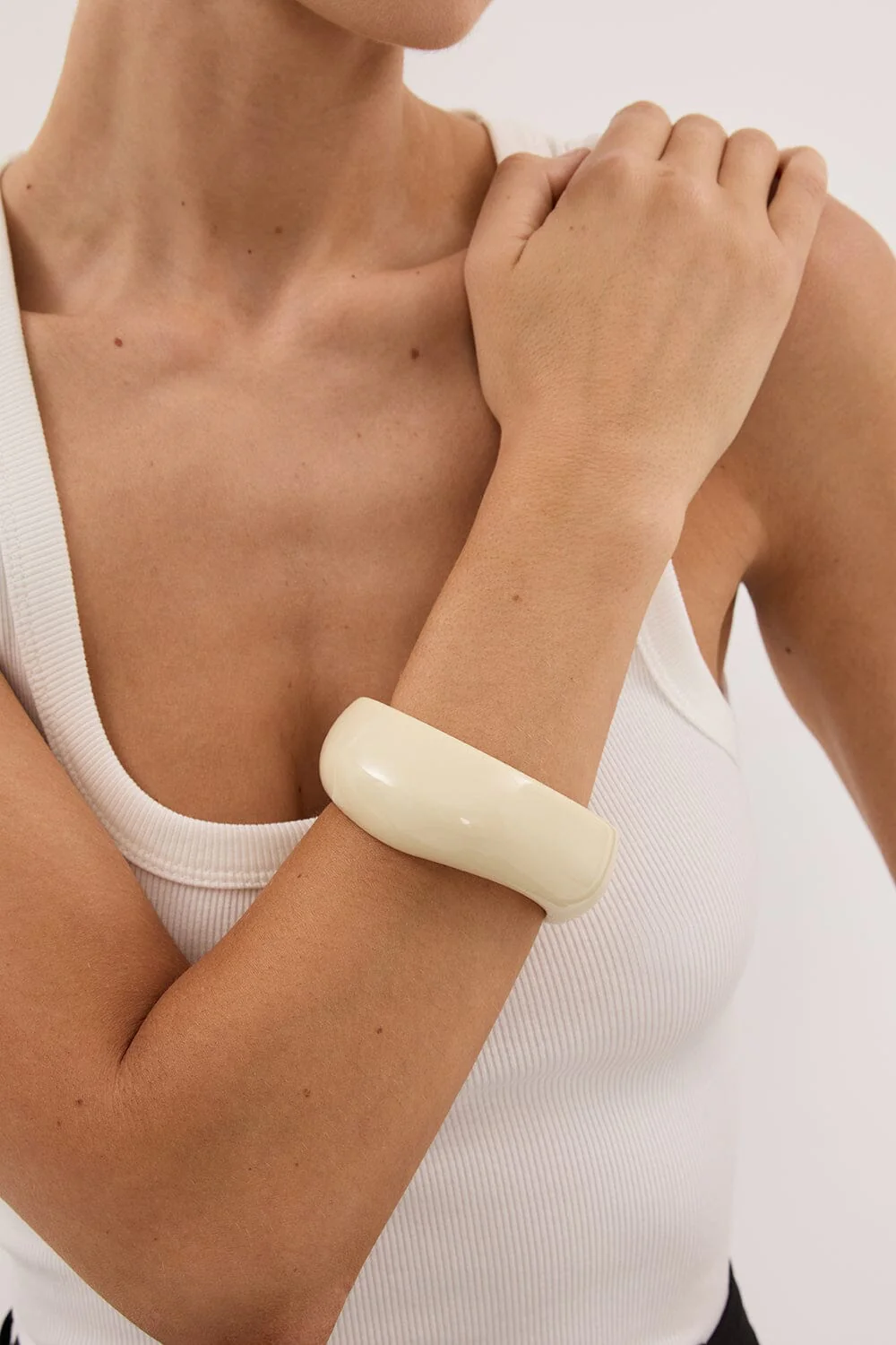 ANNA ROSSI MAKE A STATEMENT BANGLE GREY - Image 2
