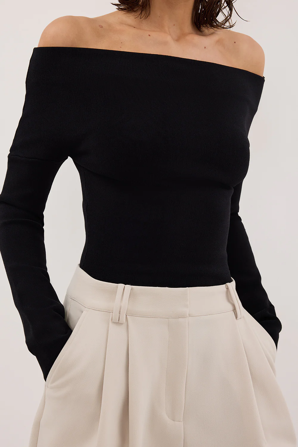 ASTRID BLACK LONG SLEEVE KNIT TOP - Image 5