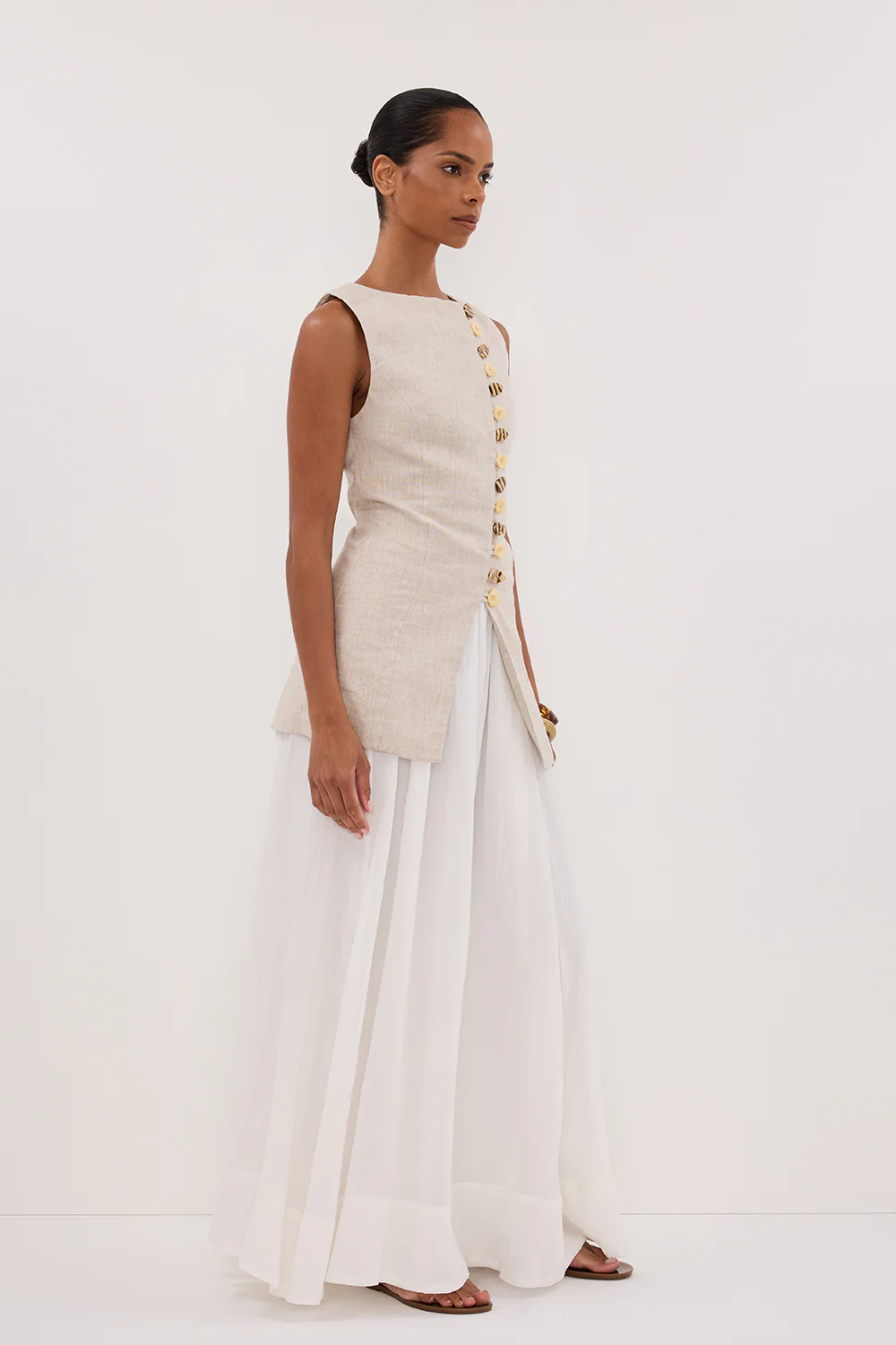 BAYLEE NATURAL SLEEVELESS LINEN TOP - Image 12