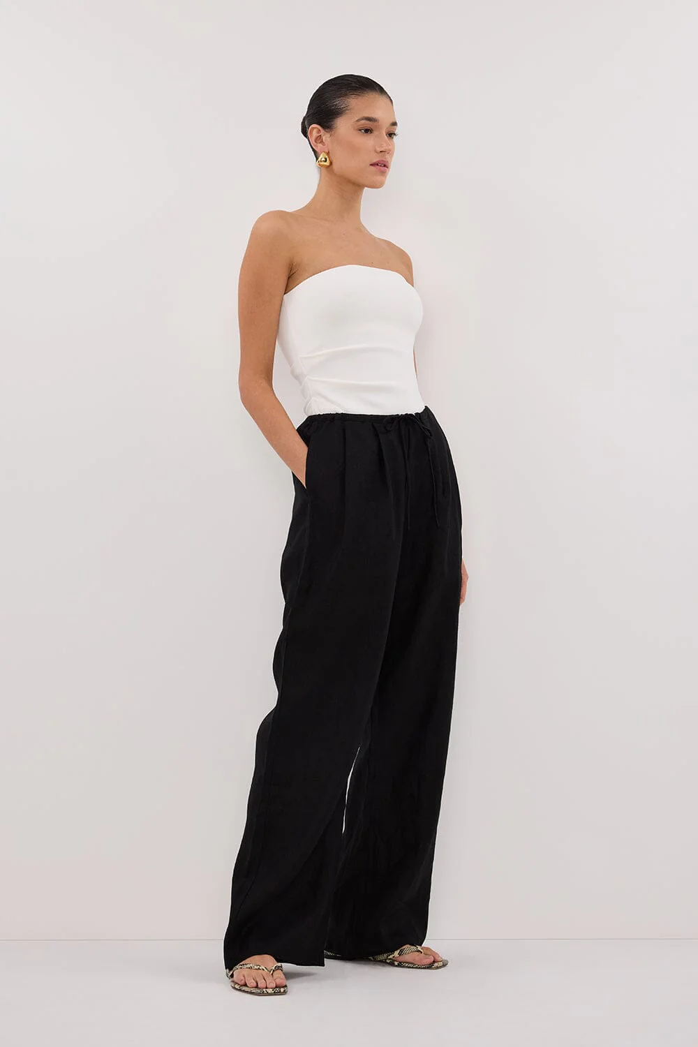 CARLA BLACK DRAWSTRING LINEN PANT - Image 3