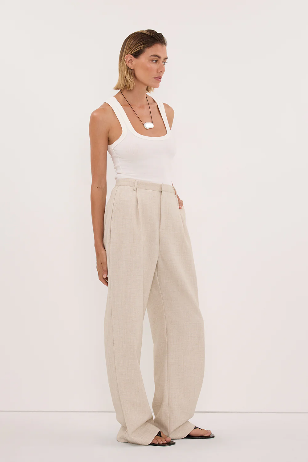 CLARA OFF WHITE SCOOP NECK TANK TOP - Image 4