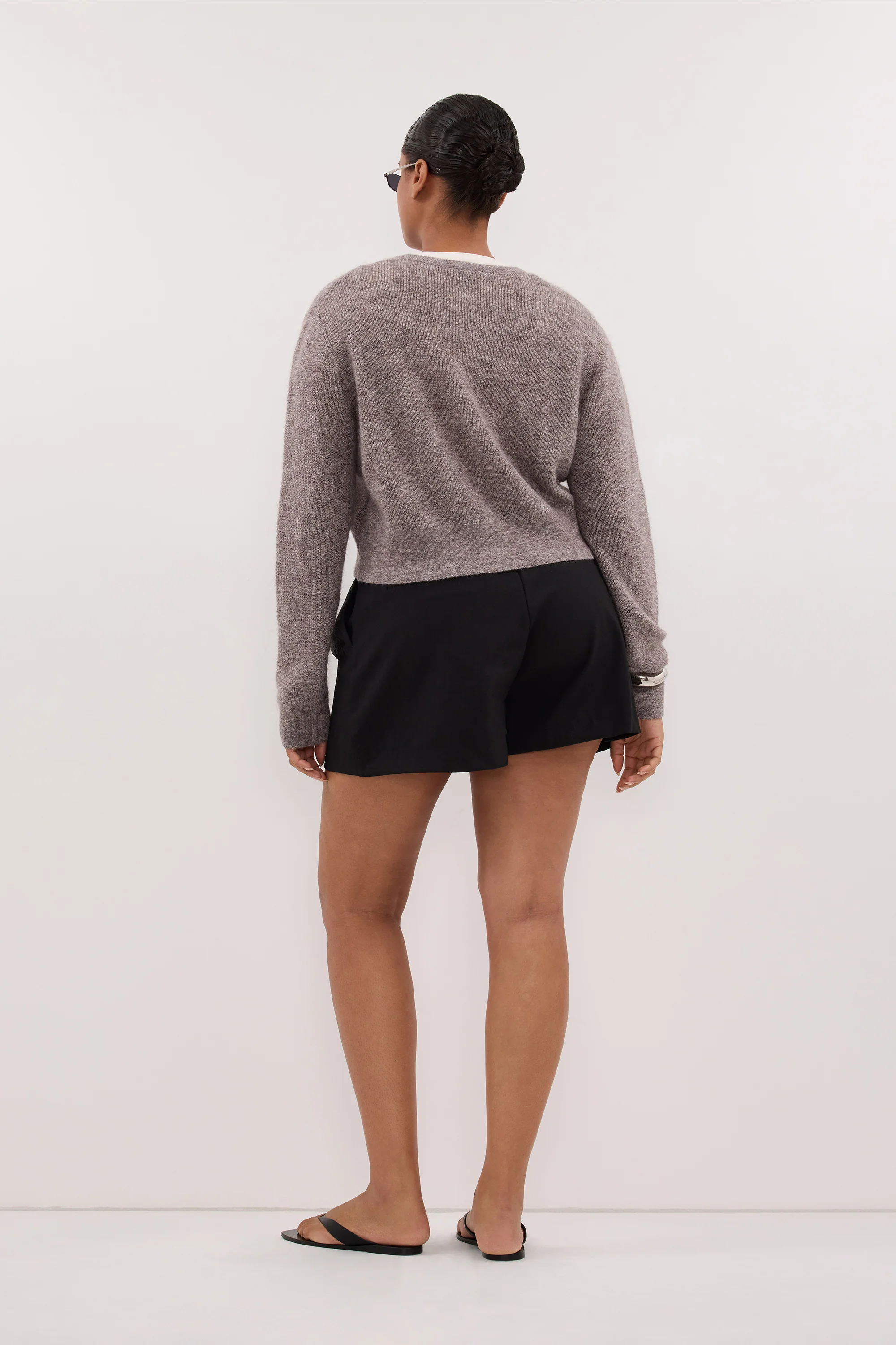 CYRUS BLACK TAILORED SHORT - Image 7
