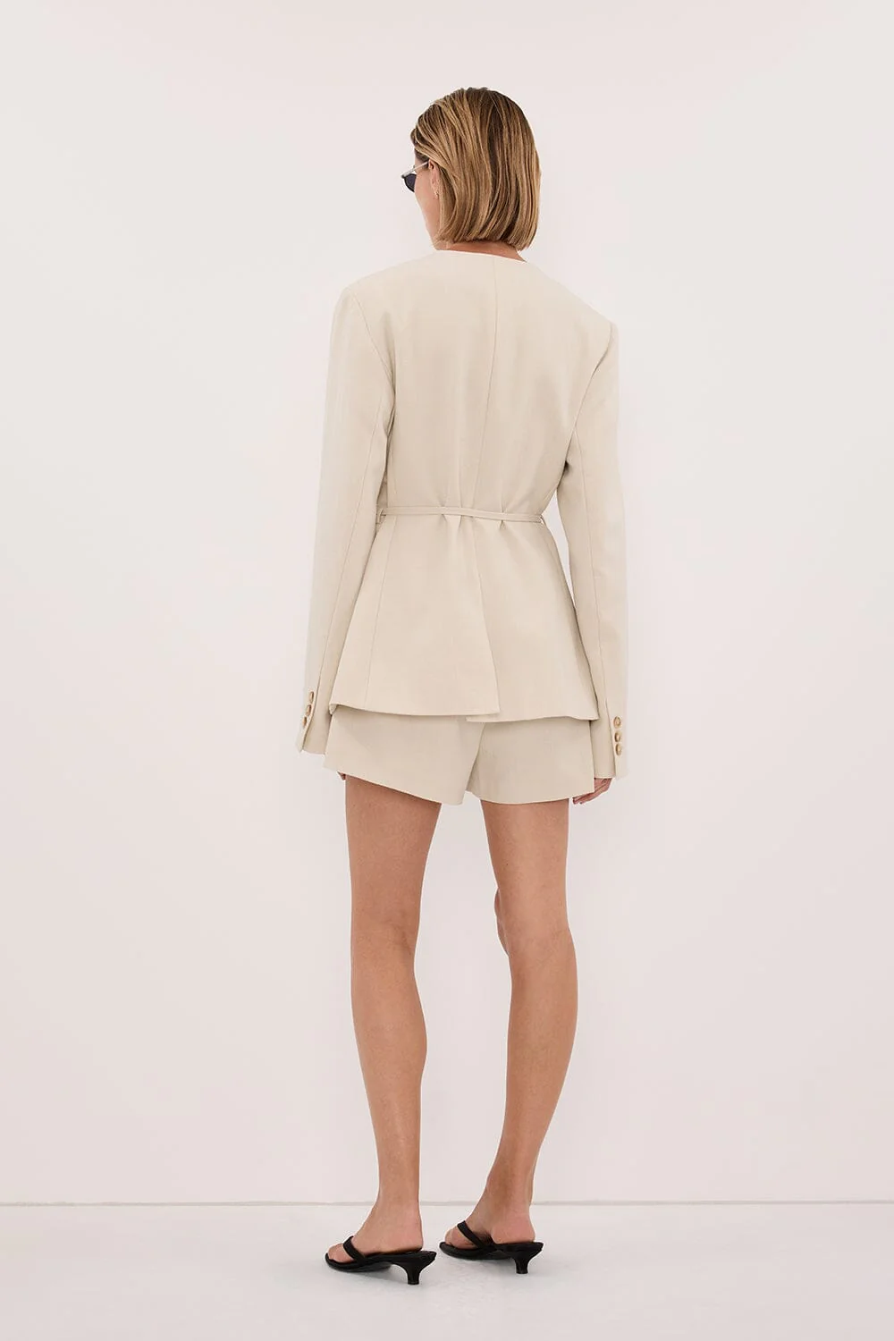 CYRUS BONE TAILORED SHORT - Image 4