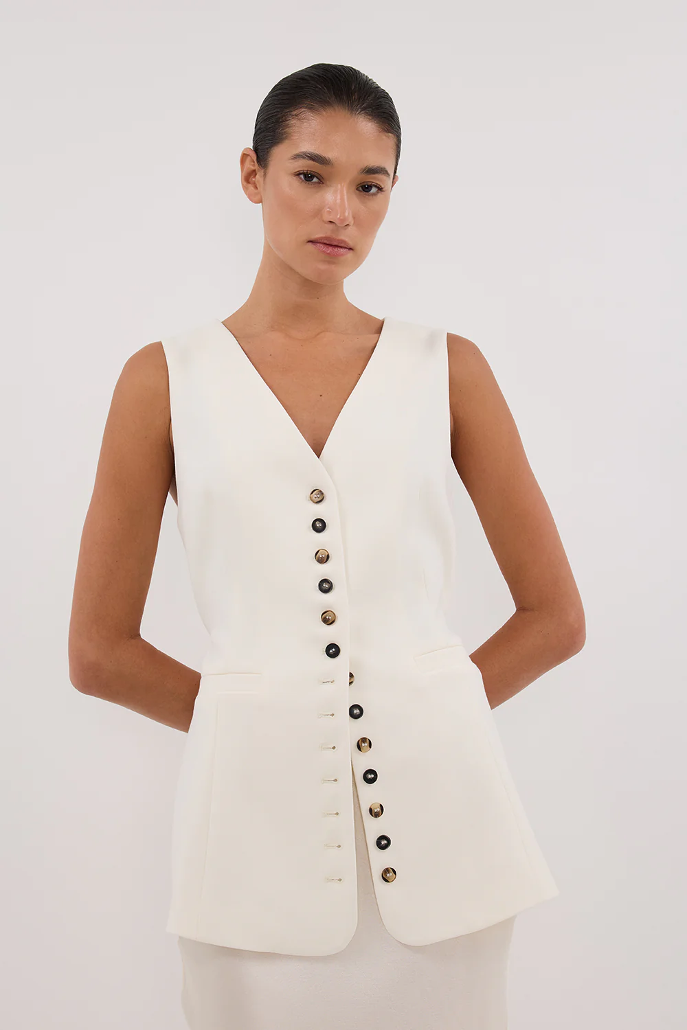 DEMI CREAM LONGLINE VEST - Image 2