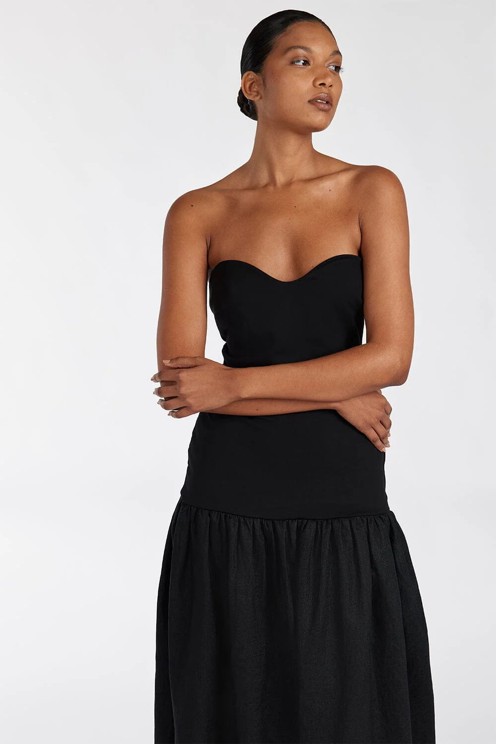ELLISON BLACK STRAPLESS MIDI DRESS - Image 3