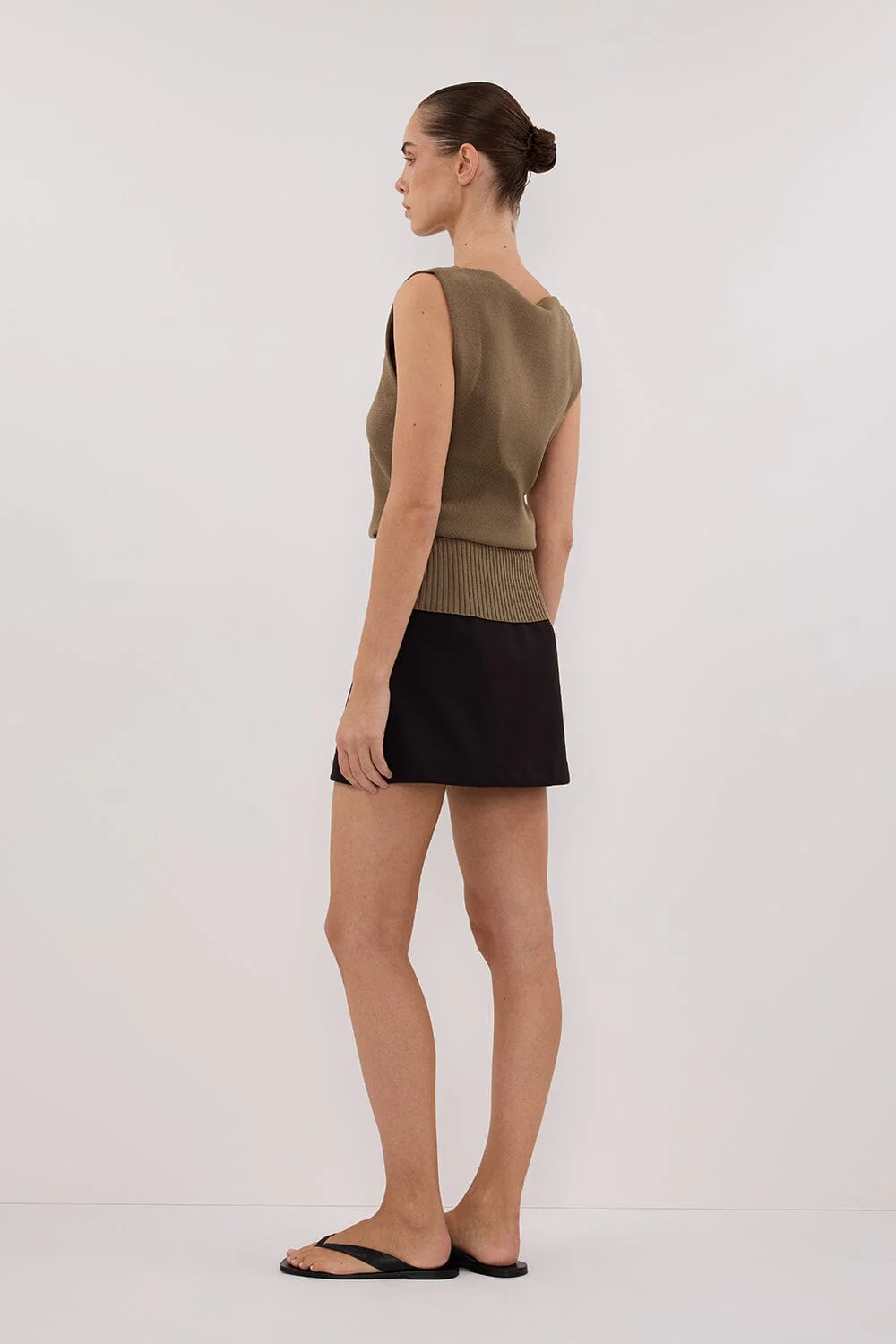 ELSA OLIVE SLEEVELESS KNIT TOP - Image 4