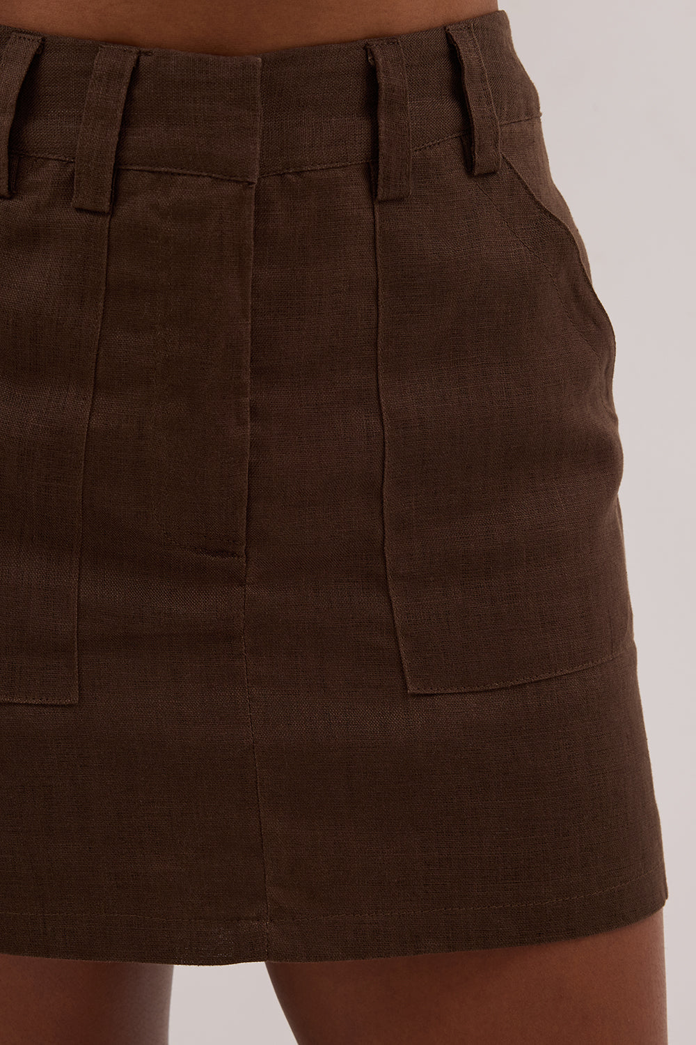 EVA BITTER CHOC LINEN SKORT - Image 6