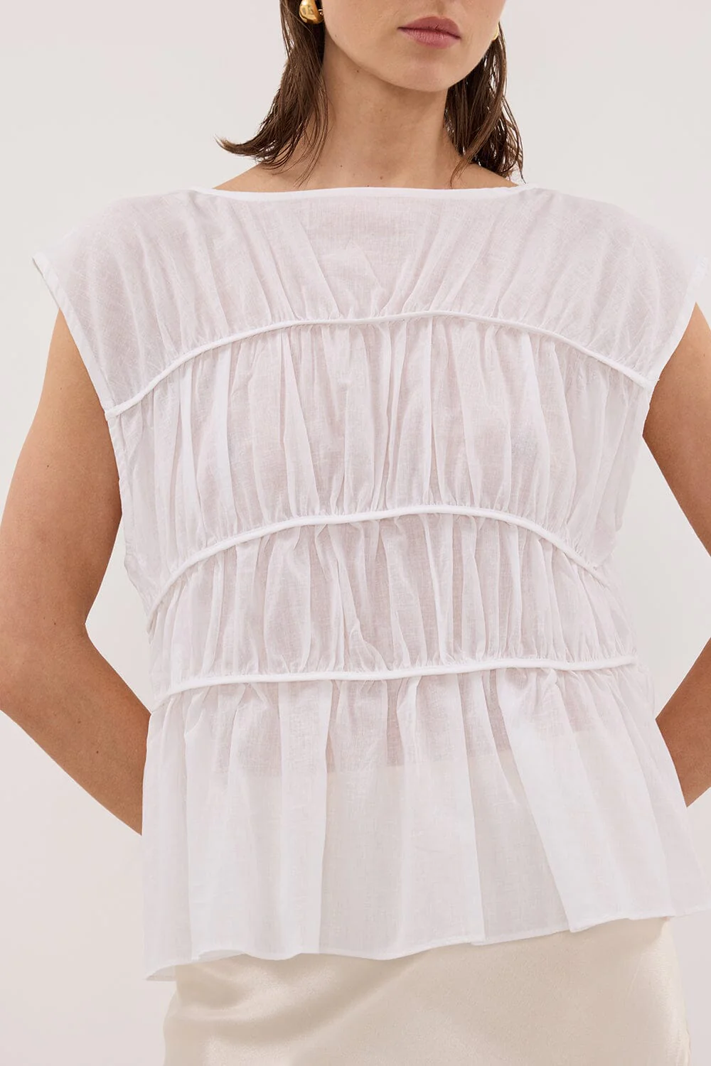 FLYNN WHITE LINEN BLEND TIERED TOP - Image 5