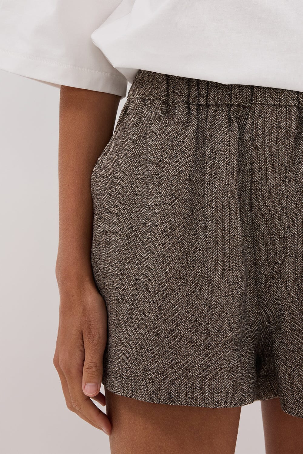 FRANKIE CHOC TWEED ELASTIC SHORT - Image 5