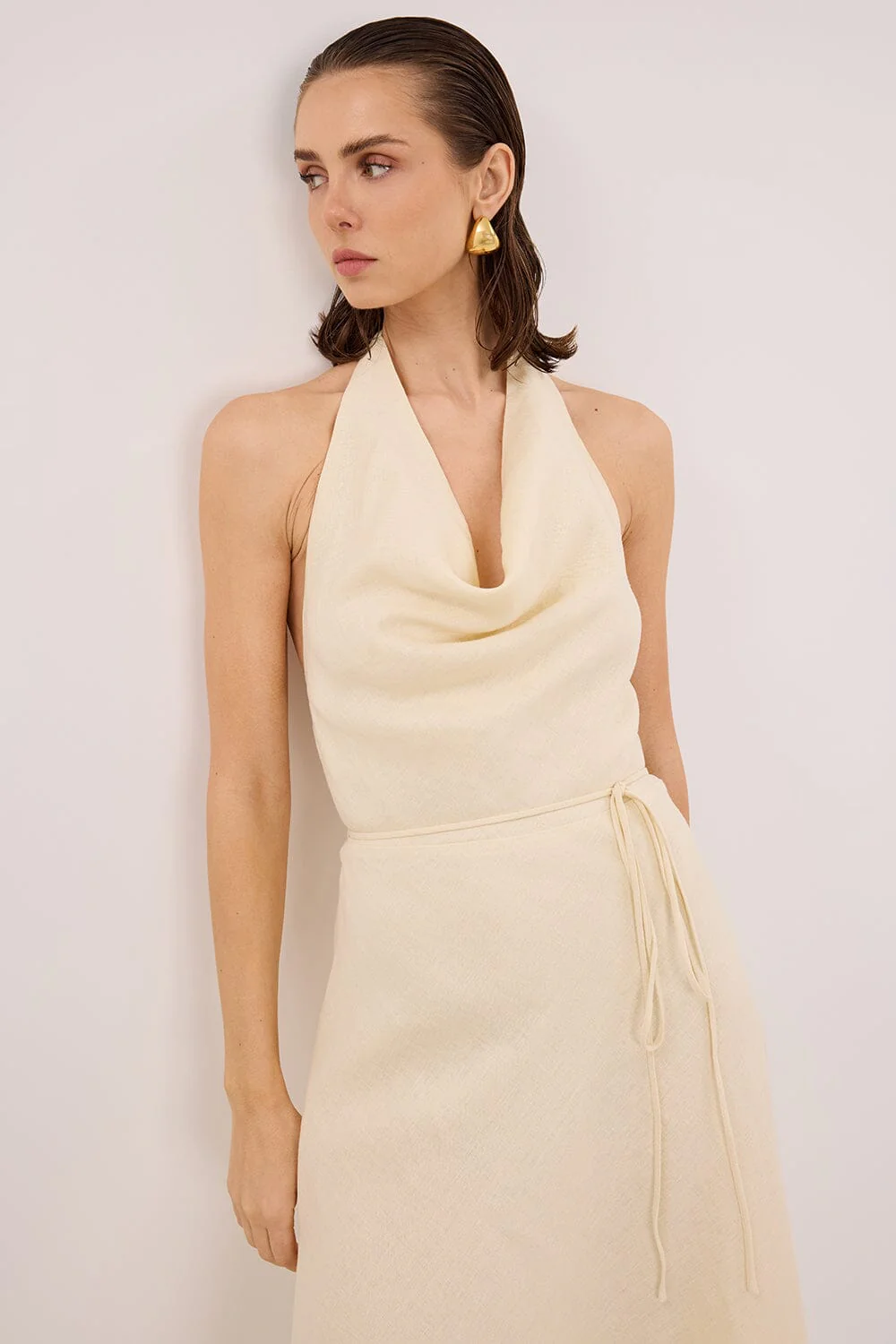 HAYLEE STRAW SLEEVELESS LINEN COWL MIDI DRESS - Image 2