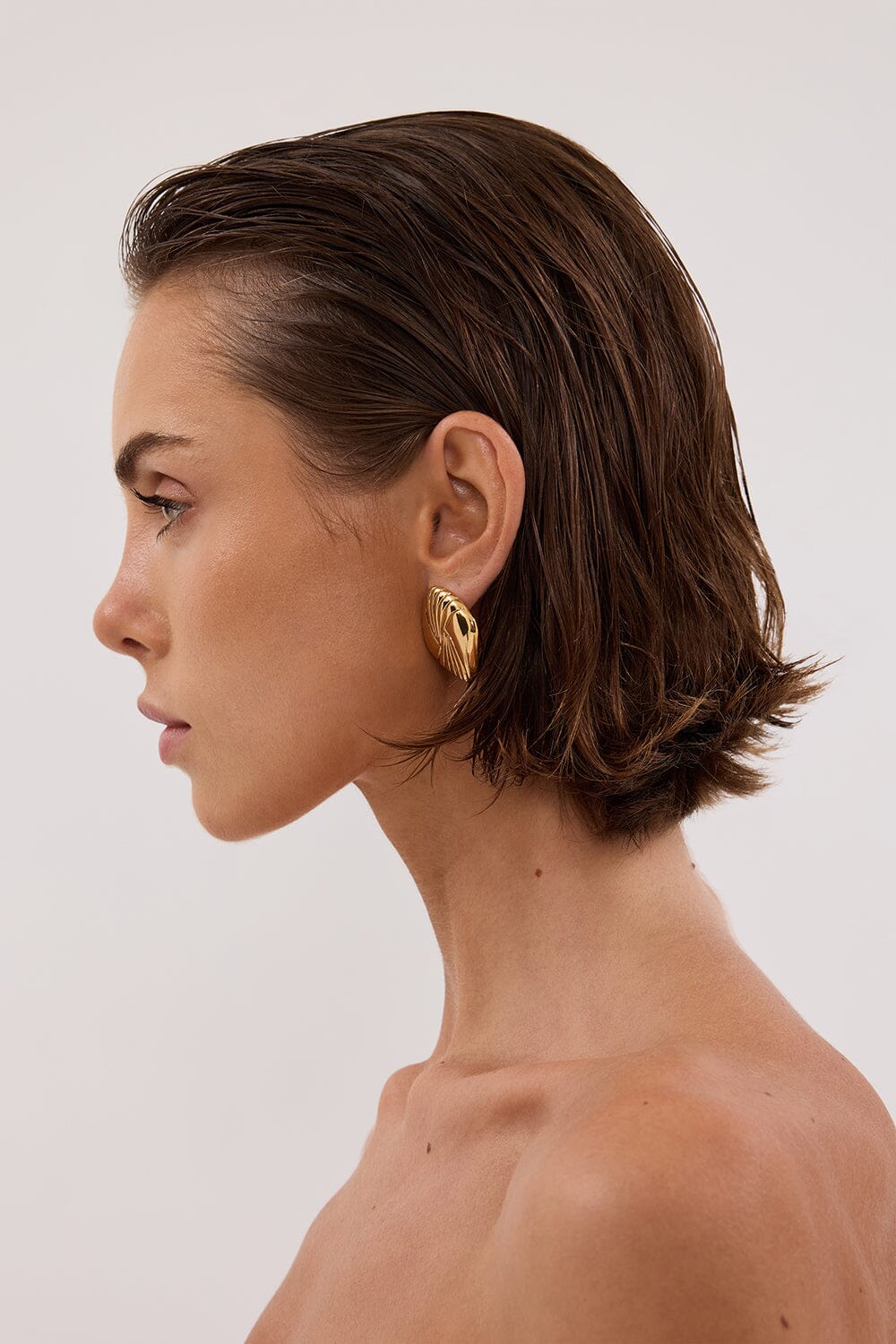 HEAVEN MAYHEM TABI GOLD EARRING - Image 4