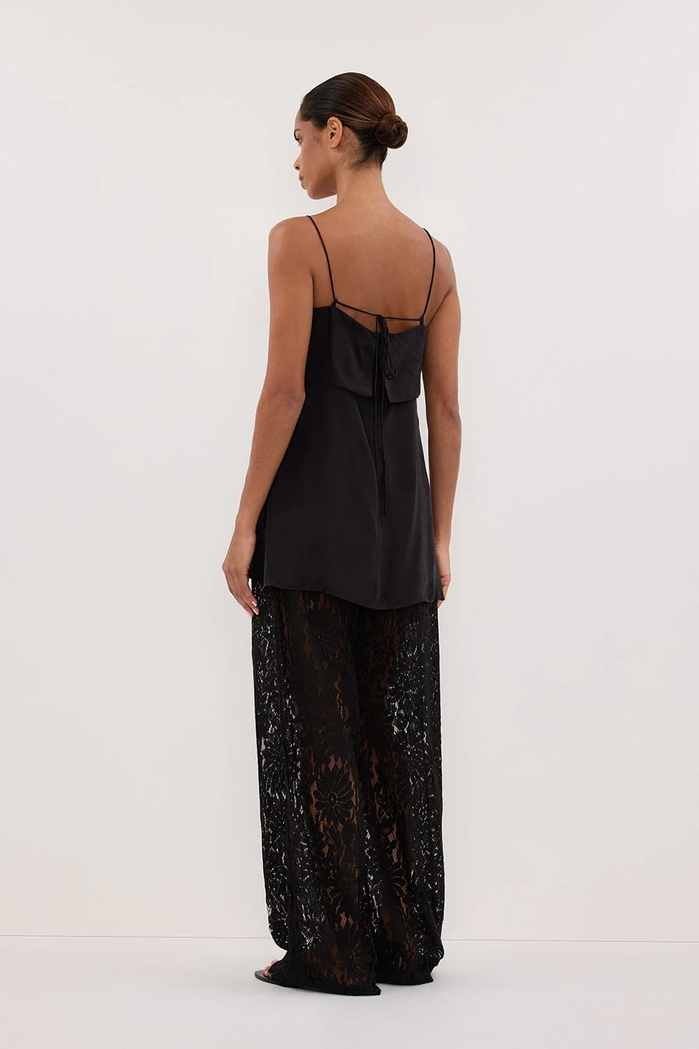 IDA BLACK SLEEVELESS FOLDOVER CAMI TOP - Image 4