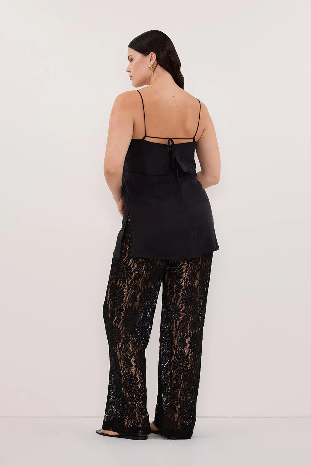 IDA BLACK SLEEVELESS FOLDOVER CAMI TOP - Image 7