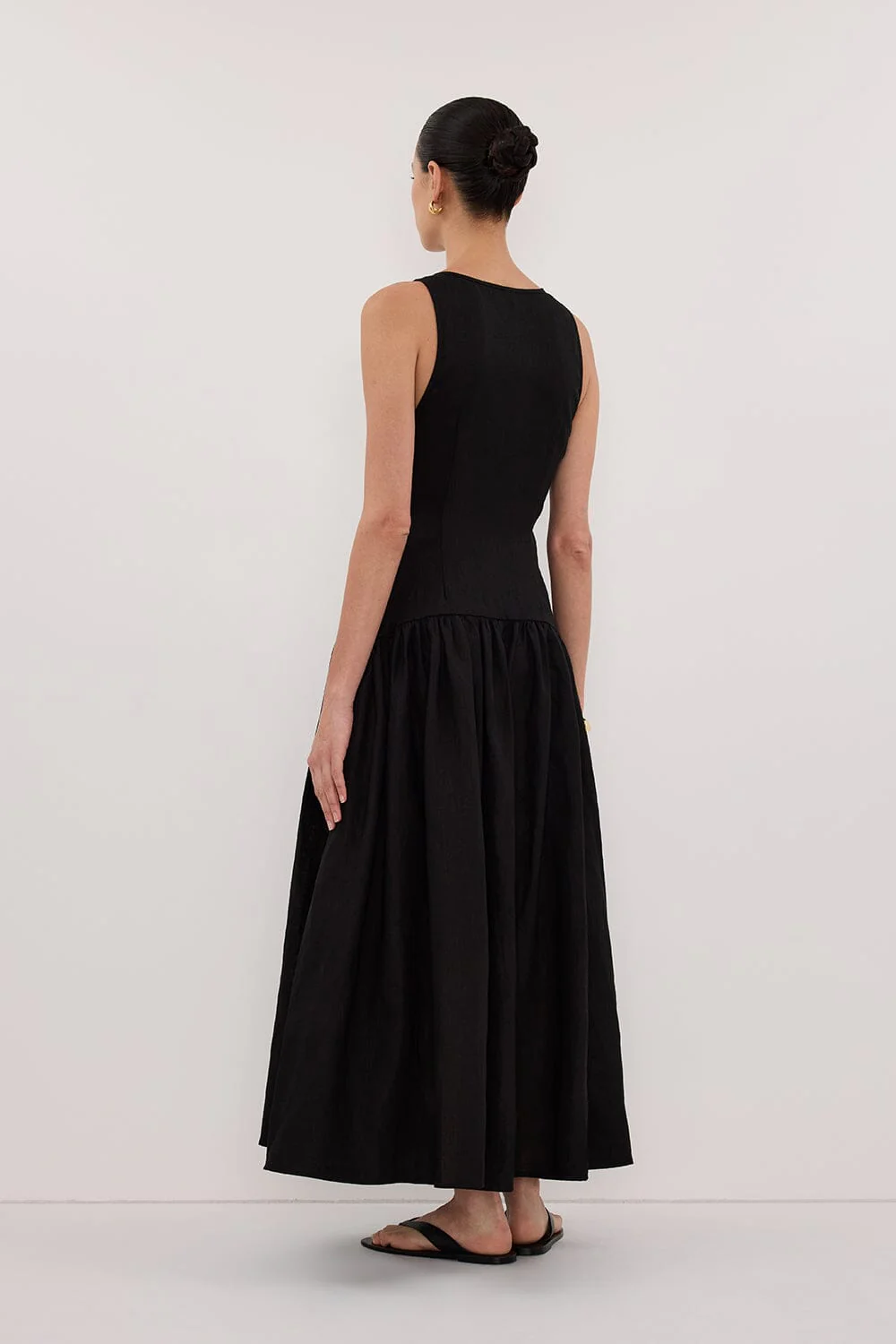 ILIO BLACK SLEEVELESS LINEN WRAP MIDI DRESS - Image 4