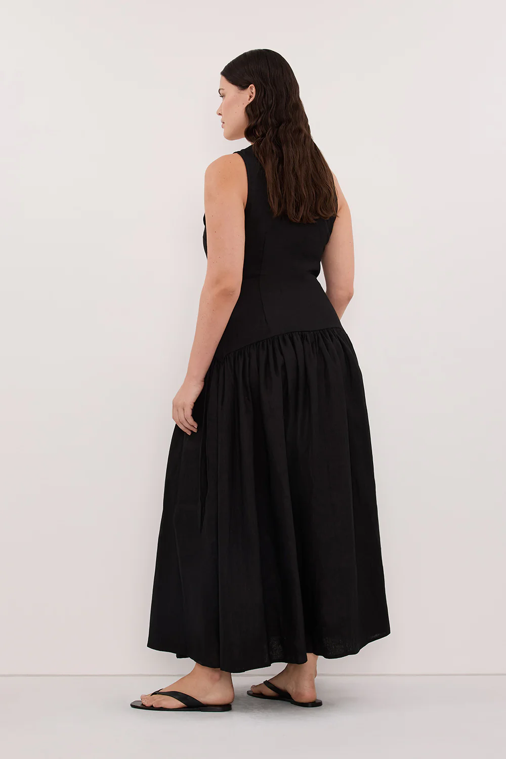ILIO BLACK SLEEVELESS LINEN WRAP MIDI DRESS - Image 7