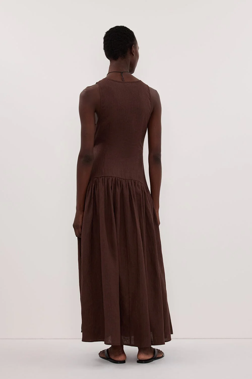 ILIO COCOA SLEEVELESS LINEN WRAP MIDI DRESS - Image 4