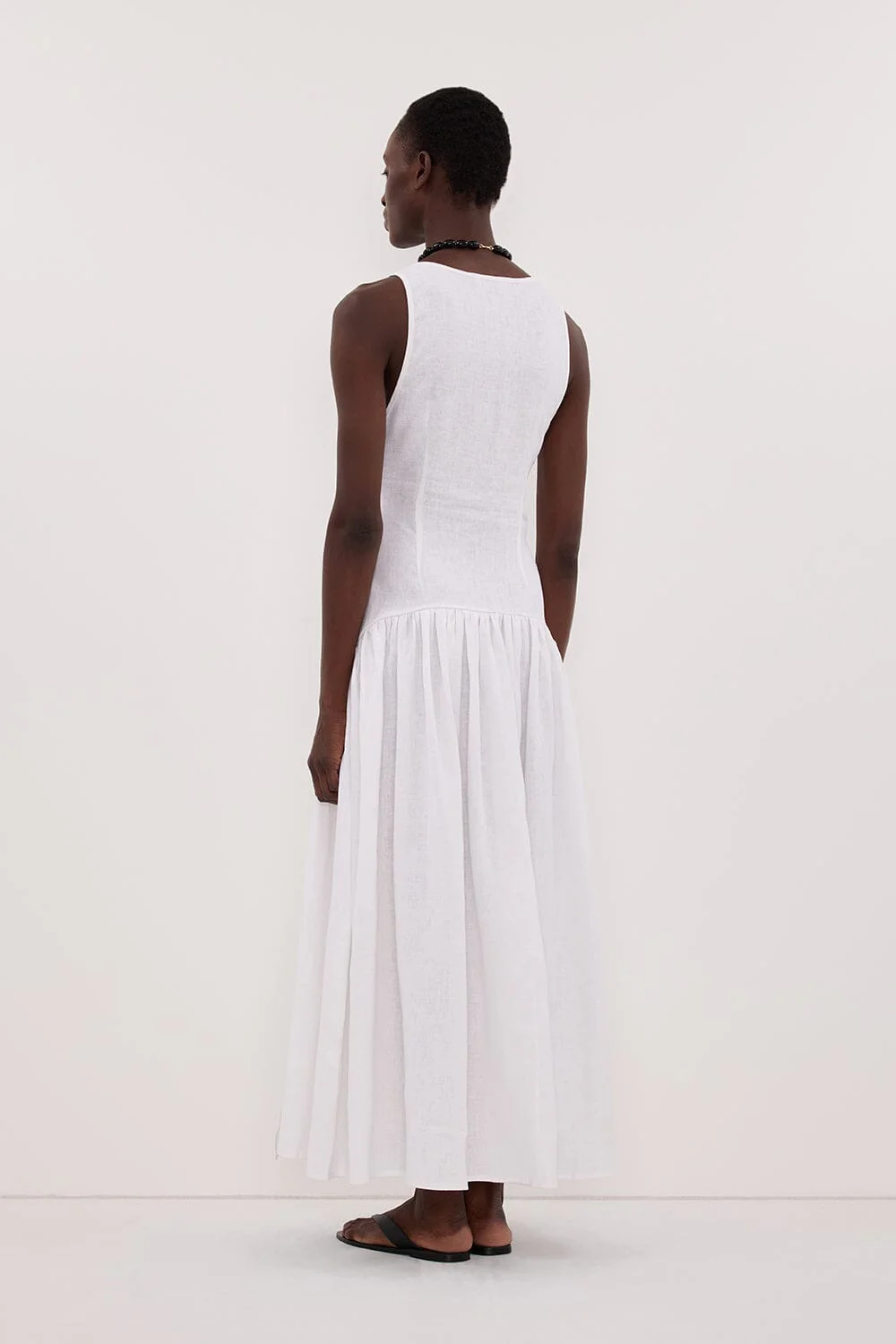 ILIO WHITE SLEEVELESS LINEN WRAP MIDI DRESS - Image 4
