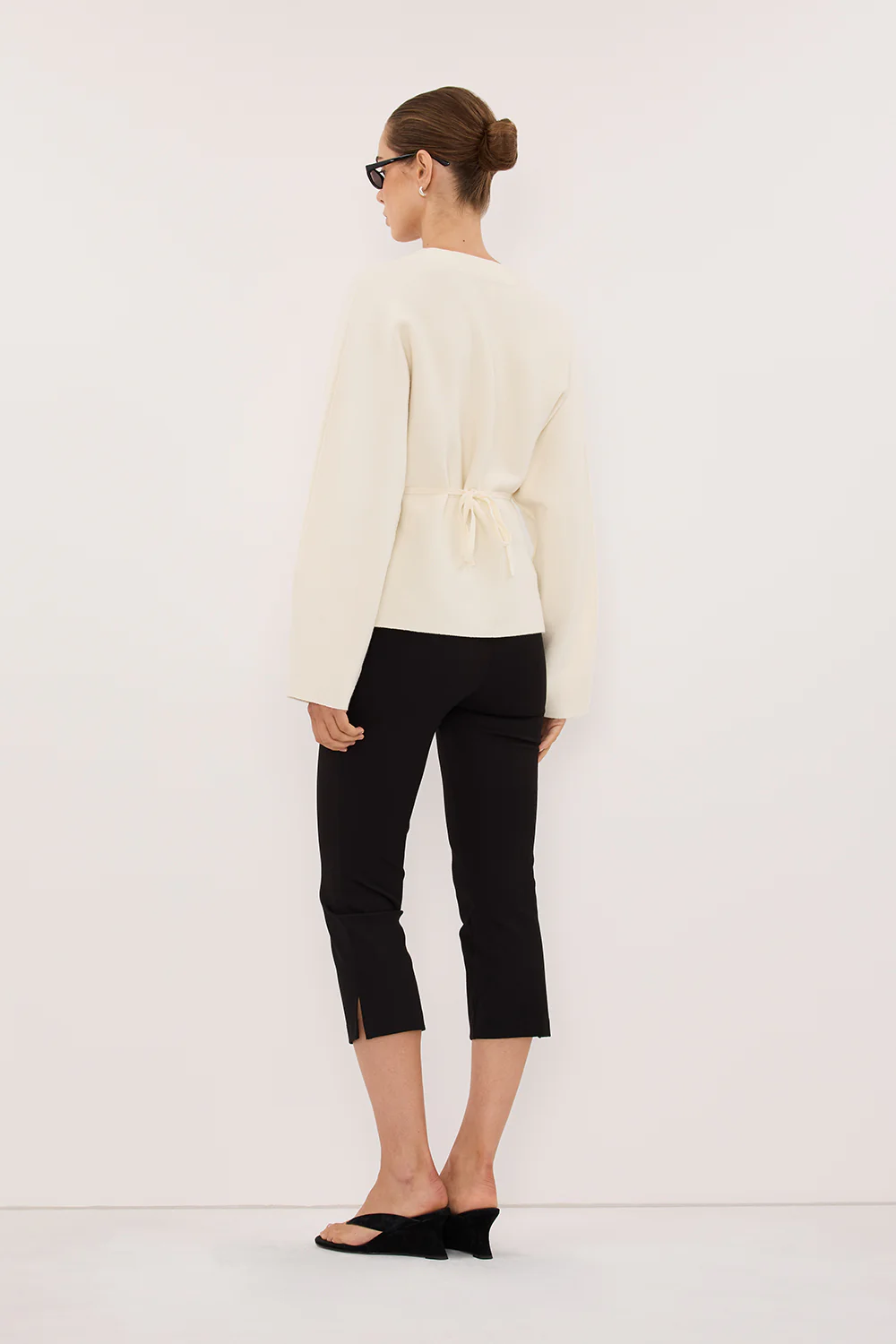 ISLA CREAM V NECK CARDIGAN - Image 4