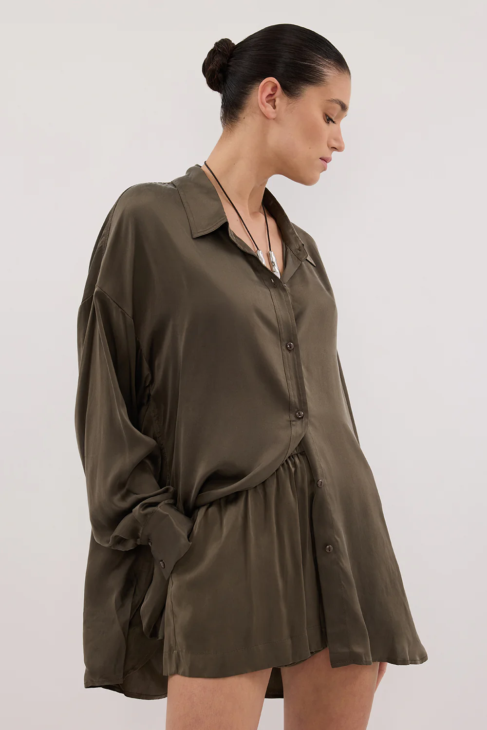 ISLA OLIVE SILK SHORT - Image 2