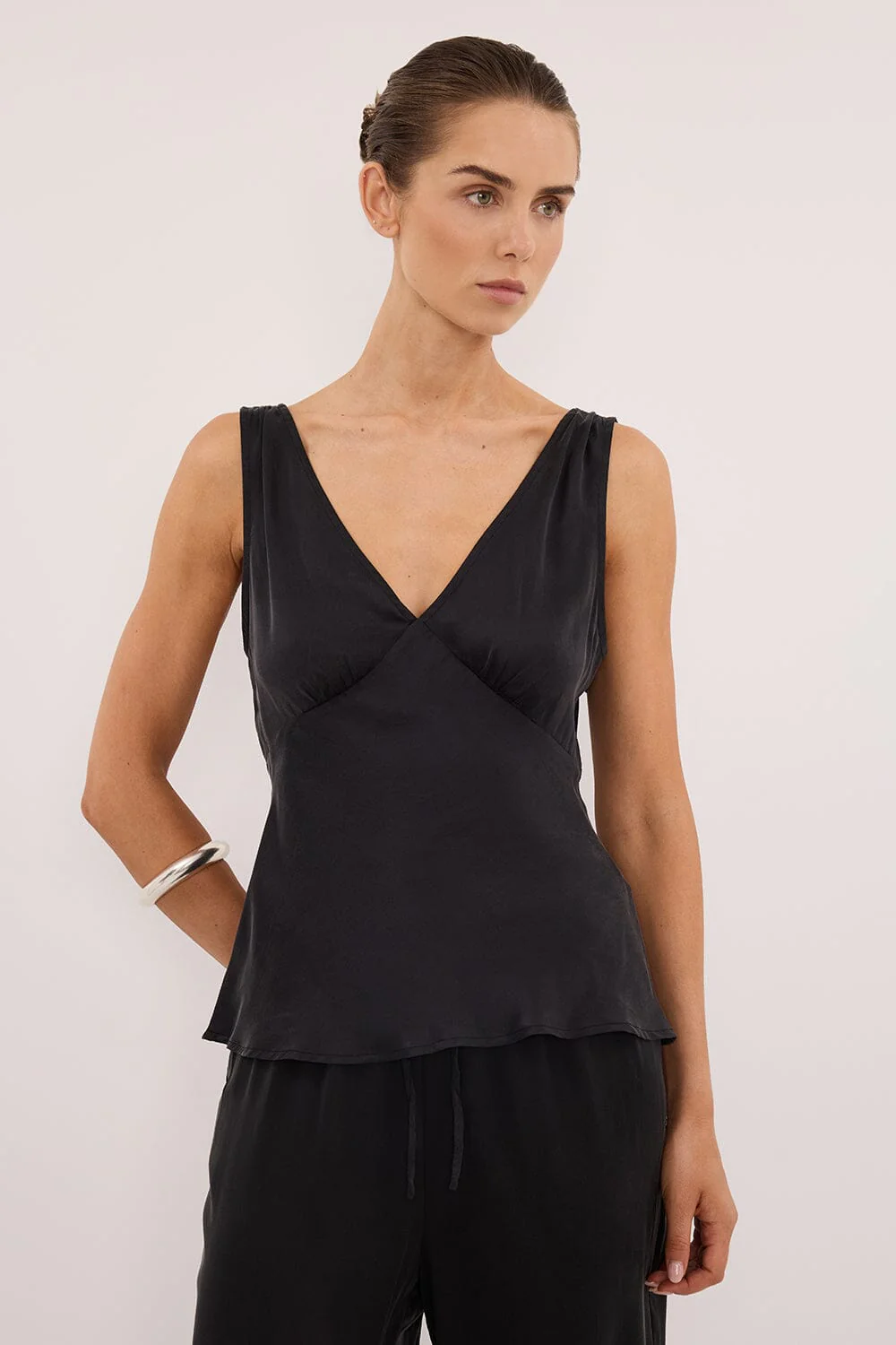 JORJA BLACK SLEEVELESS SILK TOP - Image 2