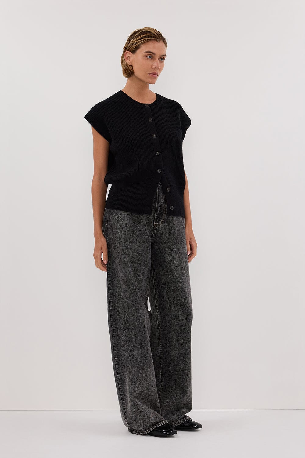 KATE BLACK KNIT VEST - Image 3