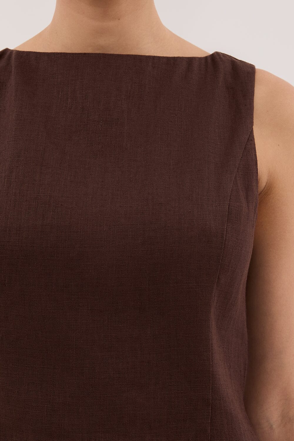 LACY COCOA SLEEVELESS LINEN MINI DRESS - Image 6