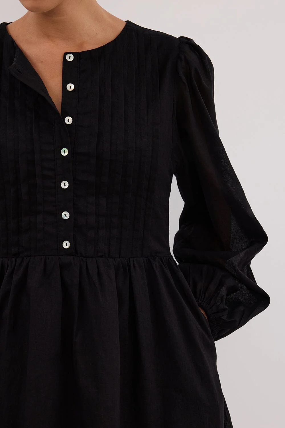 LARS BLACK BUTTON SLEEEVED MINI - Image 5
