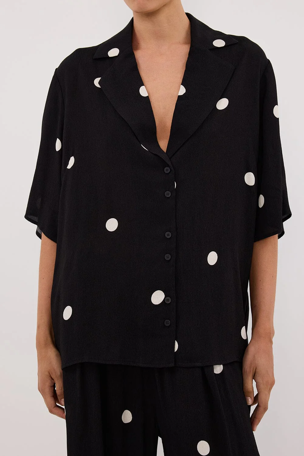 LAURA SPOT SHORT SLEEVE SHIRT - Image 5