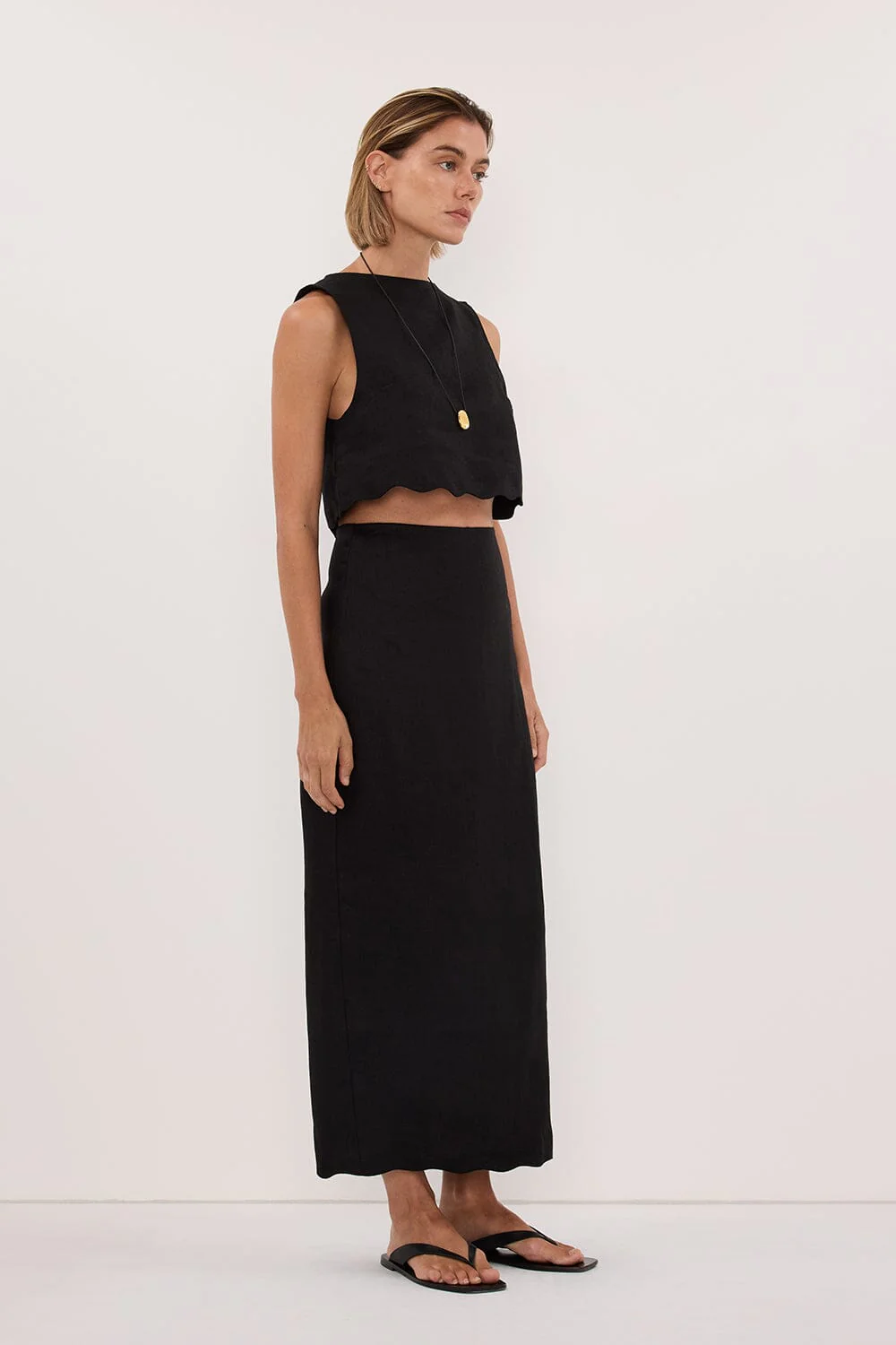 LELA BLACK LINEN CROP TOP - Image 3