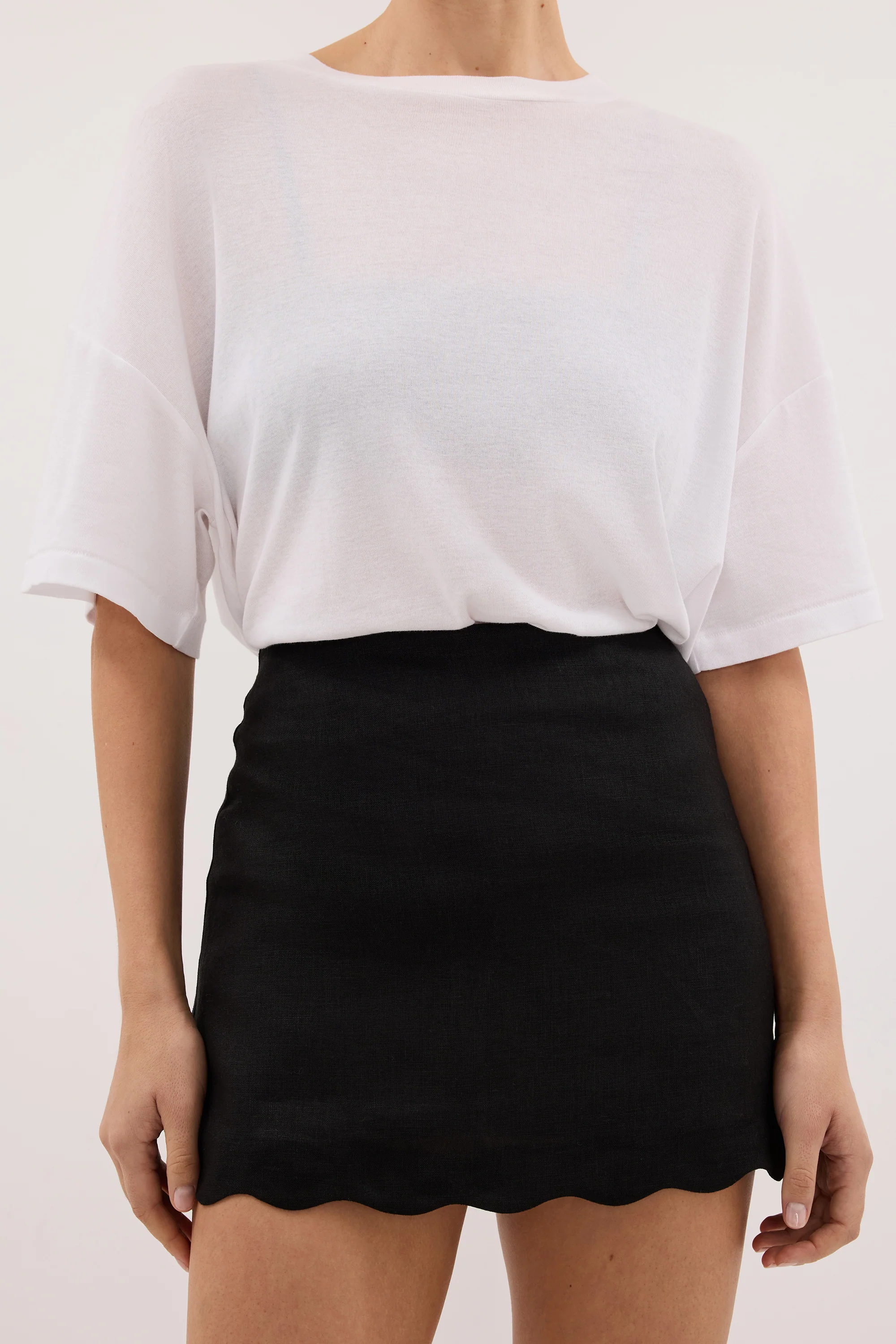 LELA BLACK LINEN SKORT - Image 5