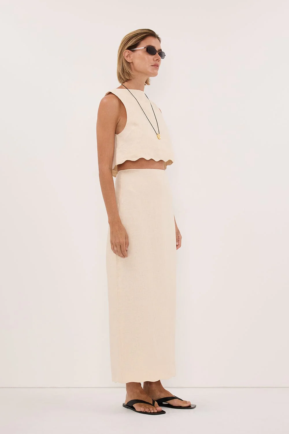 LELA SANDSTONE LINEN CROP TOP - Image 3