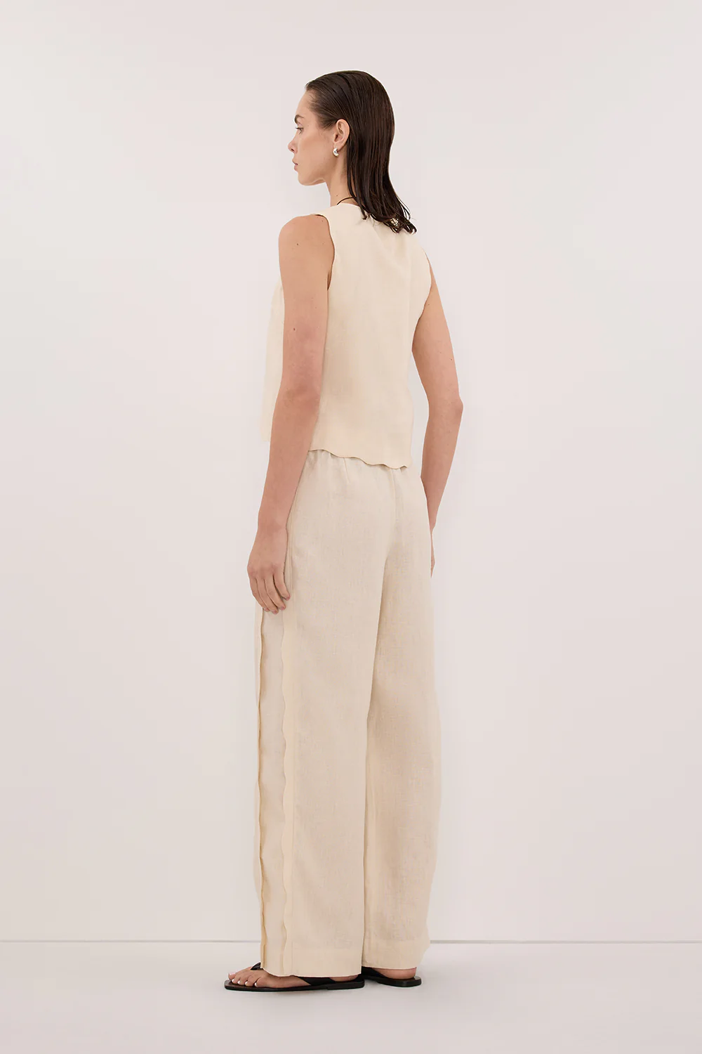 LELA SANDSTONE SLEEVELESS LINEN VEST TOP - Image 4