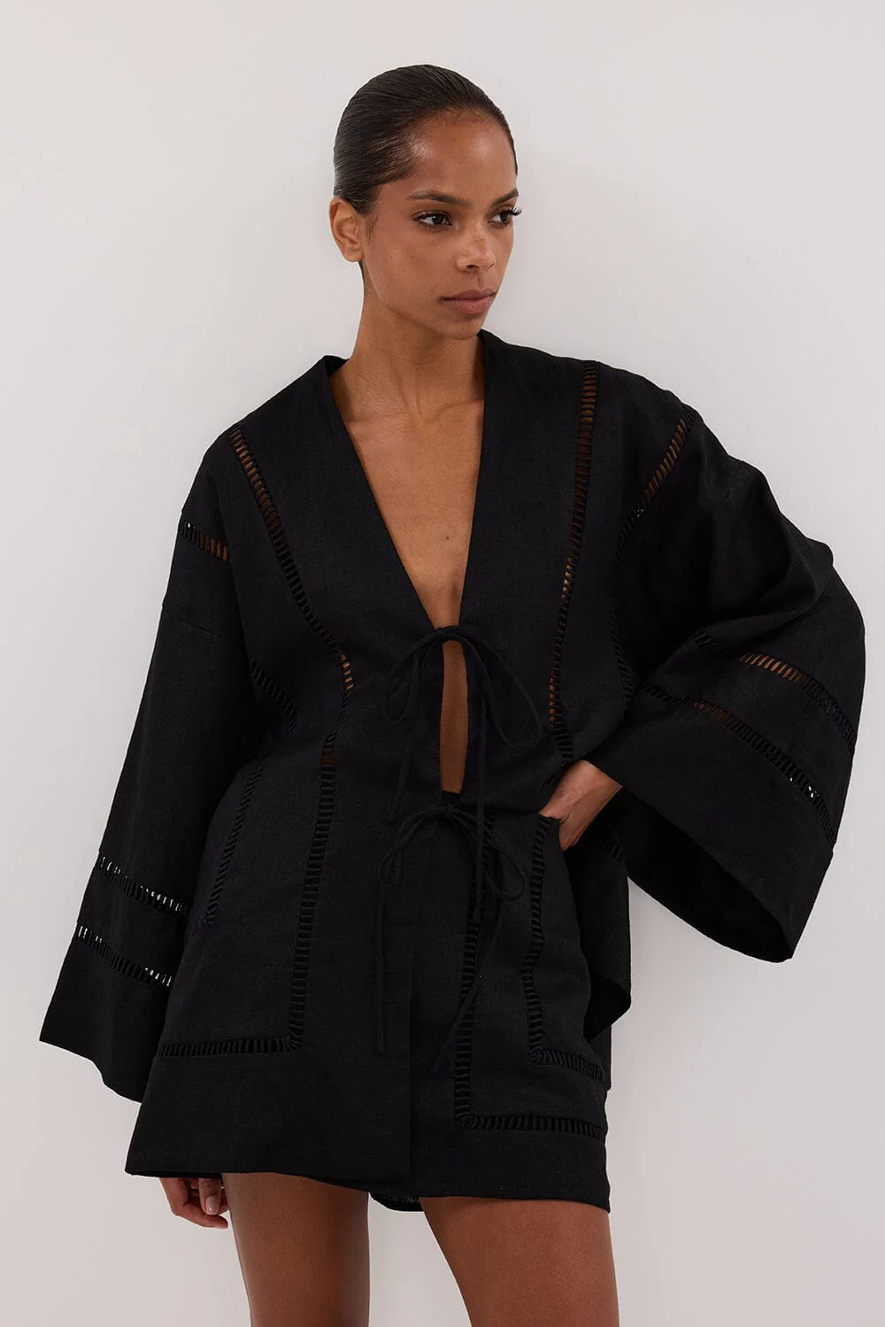 LINDSAY BLACK LINEN KIMONO TOP - Image 2