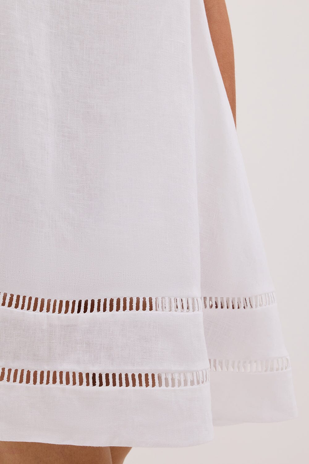 LINDSAY WHITE LINEN MINI DRESS - Image 5