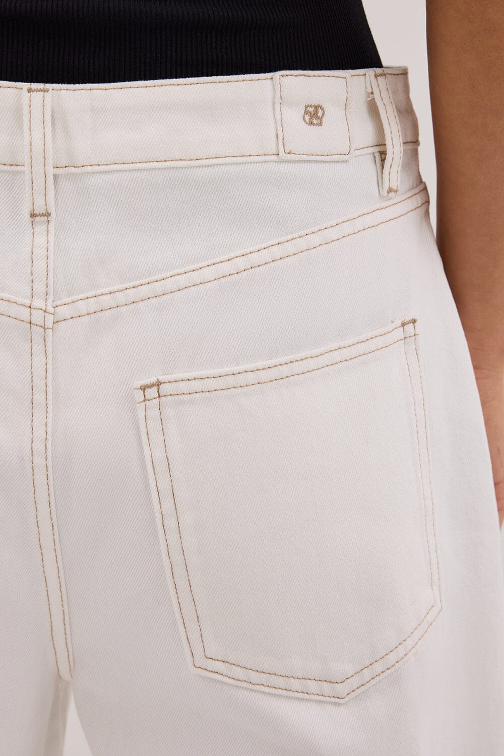 LIV WHITE DENIM BARREL LEG JEAN - Image 5