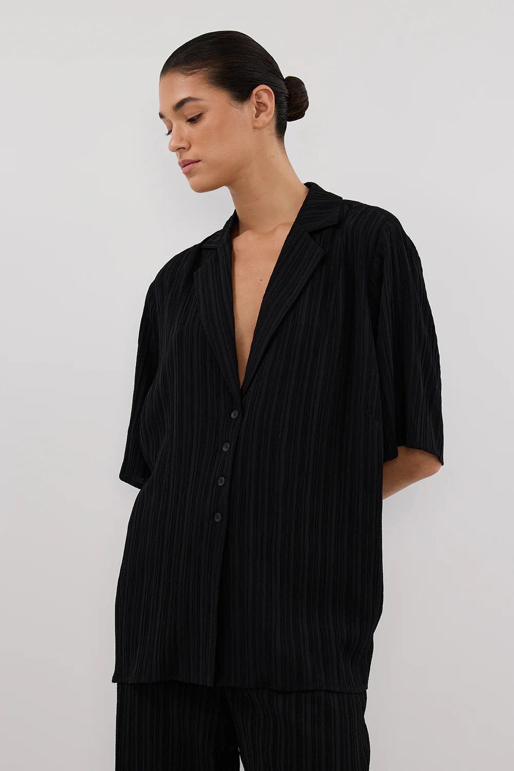 LOZ BLACK SHORT SLEEVE SHIRT - Image 2