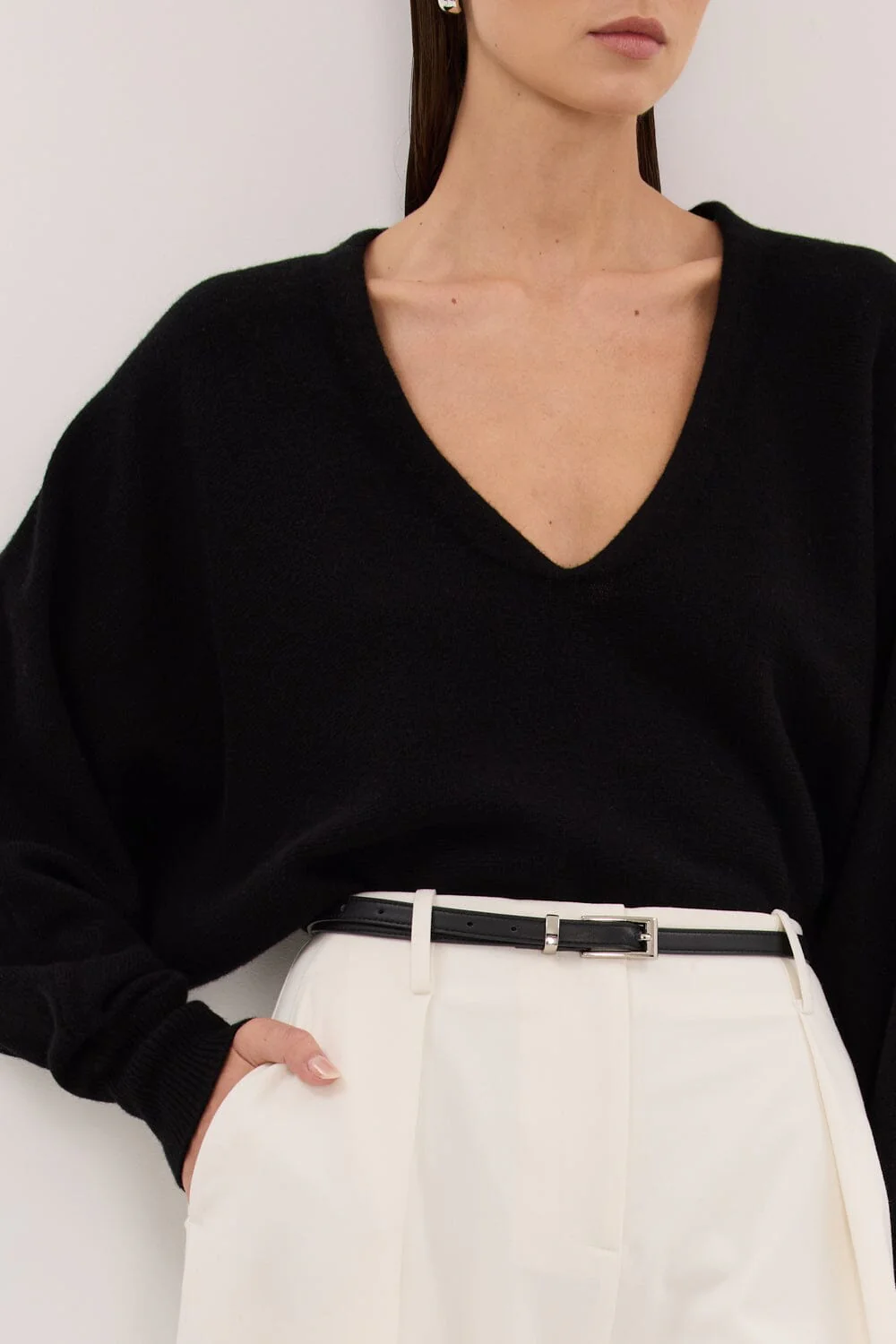 LUMI BLACK V NECK MERINO KNIT JUMPER - Image 4