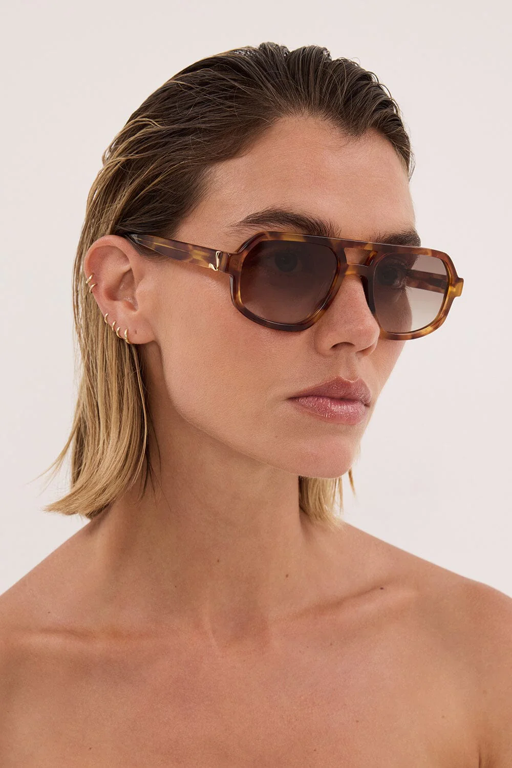 LUV LOU THE BANKS CARAMEL SUNGLASSES - Image 2