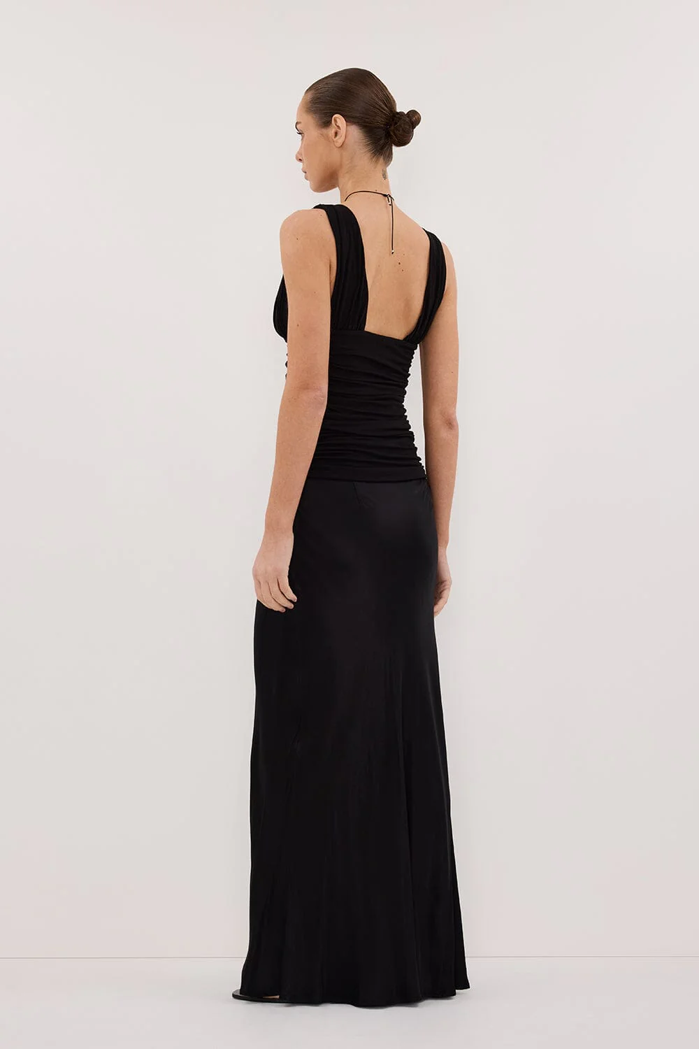 MAGNOLIA BLACK SLEEVELESS RUCHED TOP - Image 4