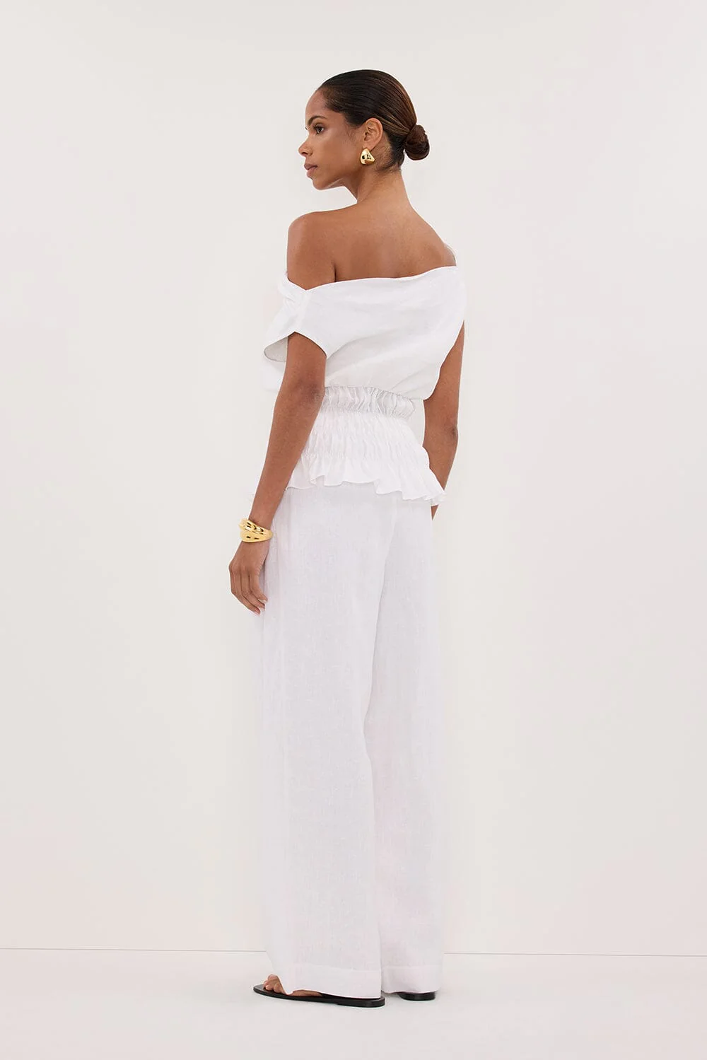 MAIA WHITE SLEEVELESS LINEN SHIRRED TOP - Image 8